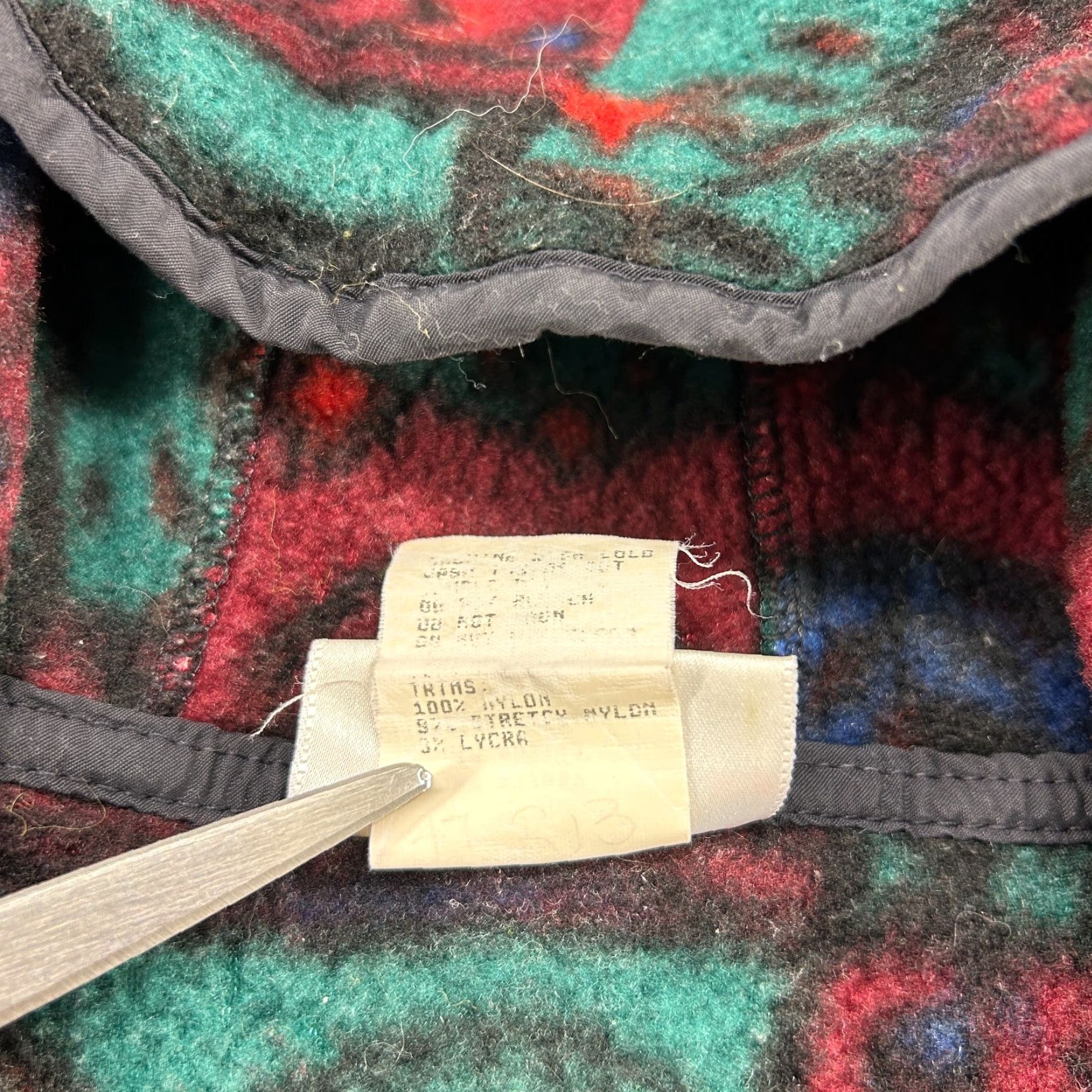 Obermeyer VINTAGE Obermeyer Jacket Womens M Red Green 1/2 Zip Tribal Fleece Abstract 90s Size M / US 6-8 / IT 42-44 - 5 Thumbnail