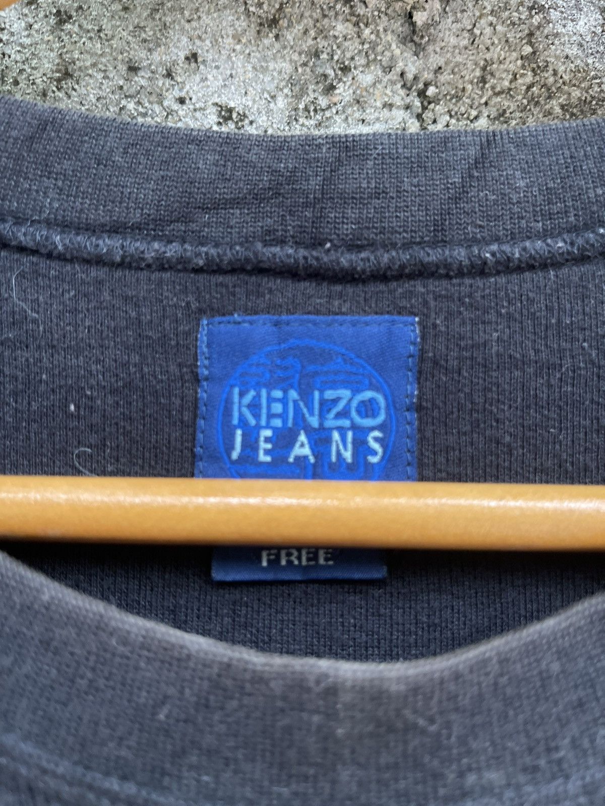 Kenzo Vintage Kenzo Embroidery Backhit Logo Sweatshirt Size US M / EU 48-50 / 2 - 3 Thumbnail