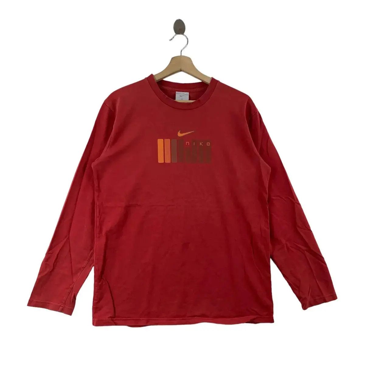 Vintage NIKE SWOOSH Center Logo Red Tee Shirt Collection