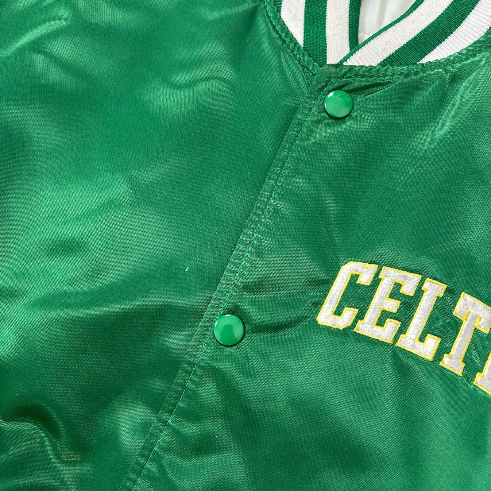 NBA VTG 90s NBA BOSTON CELTICS STARTER SATIN JACKET BIG PATCH Size US M / EU 48-50 / 2 - 14 Thumbnail