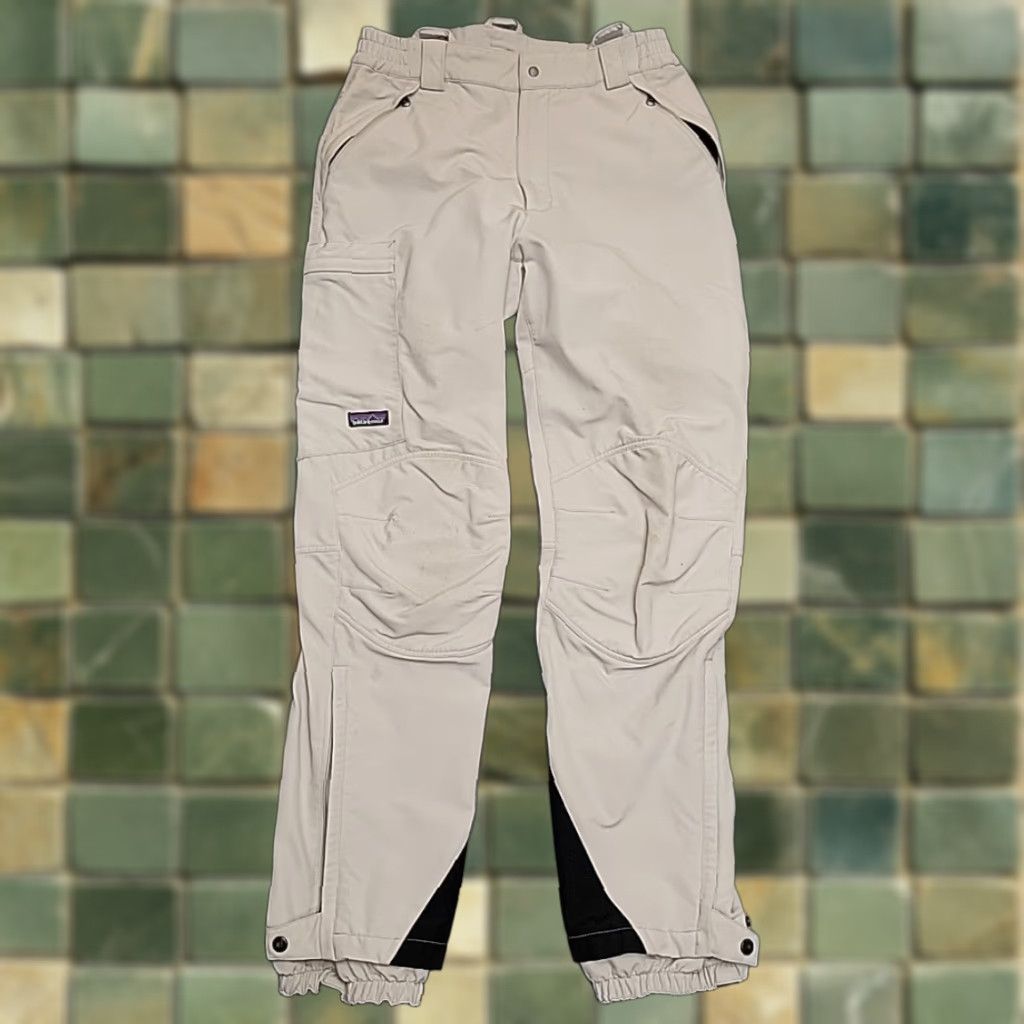 Patagonia Patagonia Pants Womens 10 Super Guide Softshell Technical Outdoor Utility Hike Beige Nylon Blend Pockets Zip Flat Front Machine Washable Womens Size 32" / US 10 / IT 46 - 1 Thumbnail