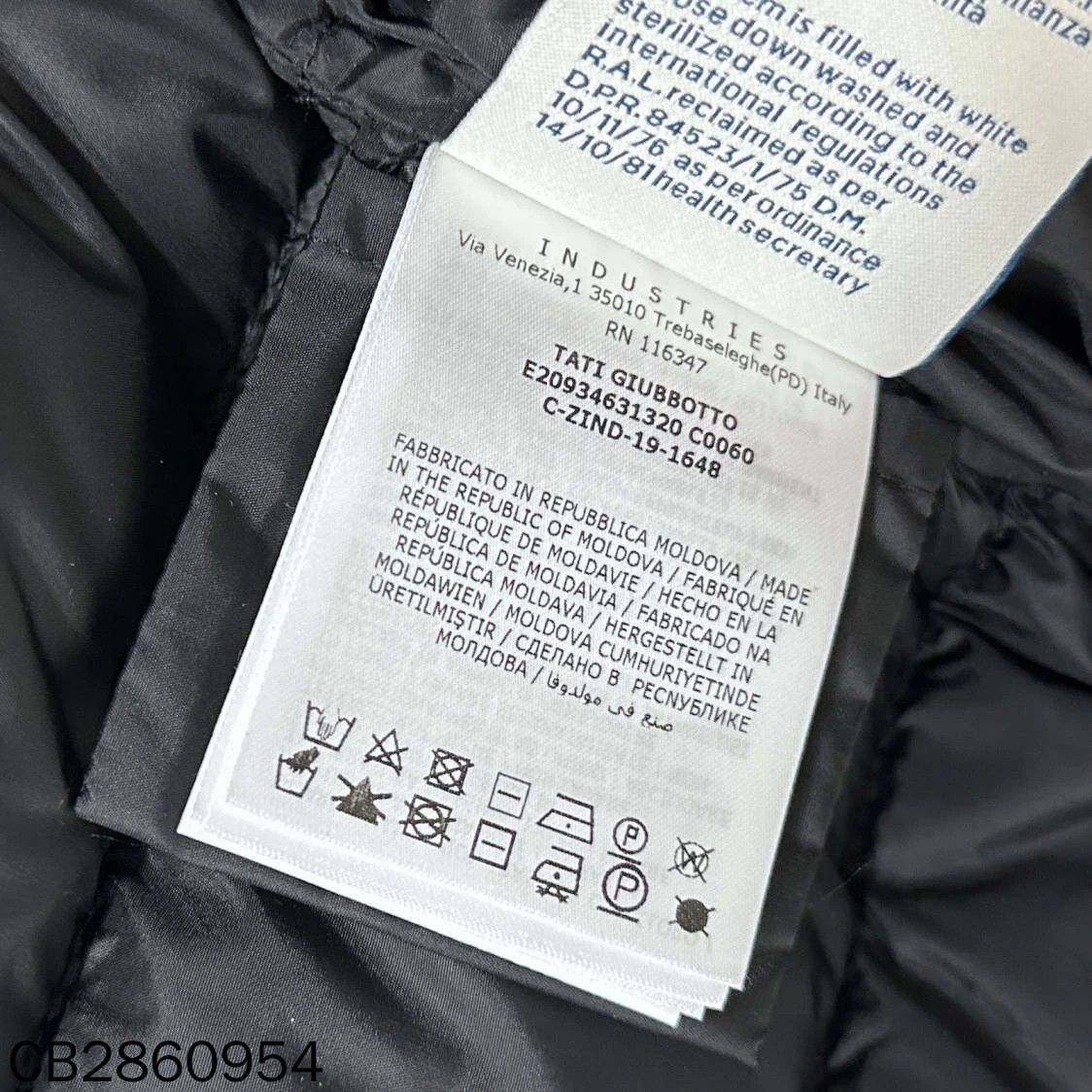 Moncler Moncler slim cinched waist fox fur collar down jacket Size XS / US 0-2 / IT 36-38 - 5 Thumbnail