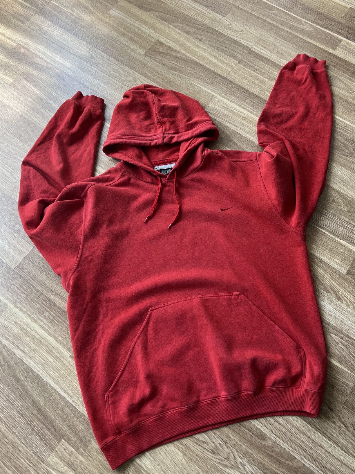 Nike Vintage Y2K Nike Men’s Red Swoosh Cotton Hoodie Size Size US M / EU 48-50 / 2 - 4 Thumbnail