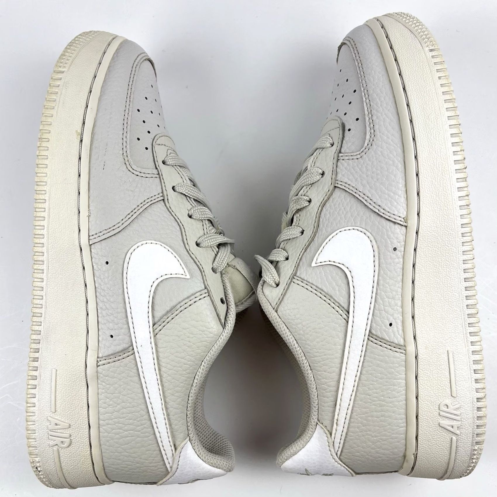 Nike Nike Air Force 1 Low '07 Light Bone Sneakers CT2302-001 Men’s 6.5 Women’s 8 Light Bone/White Shoes Nike Footwear Sneaker 2020 Mens Womens Size US 7 / IT 37 - 6 Thumbnail