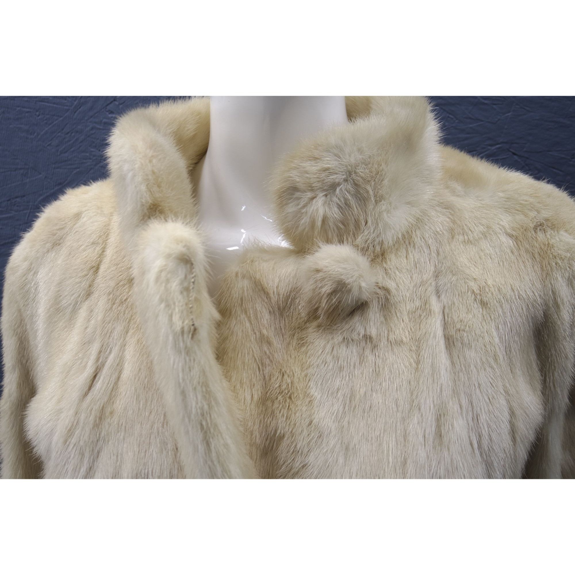 Oleg Cassini VTG Oleg Cassini Blonde Mink Coat, No Size Tag Size XS / US 0-2 / IT 36-38 - 2 Thumbnail
