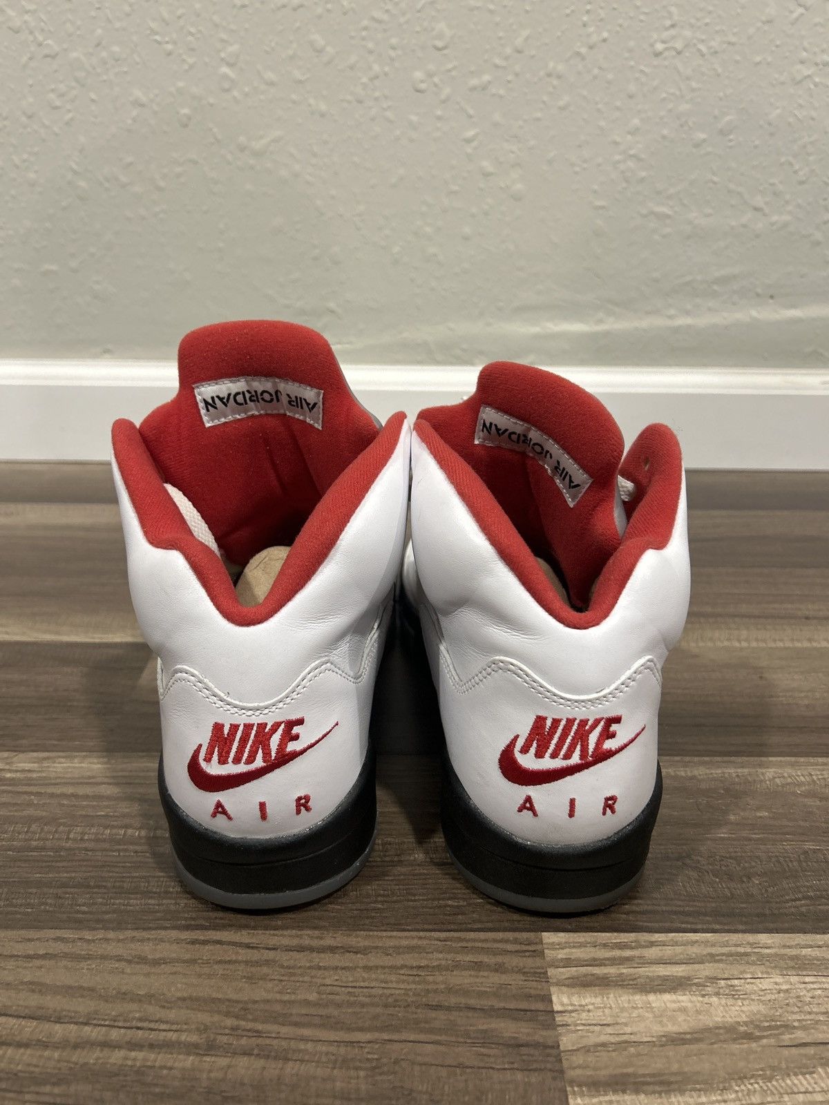 Jordan Brand × Nike Jordan V Fire Red “Silver Tongue” Size US 8 / EU 41 - 4 Thumbnail