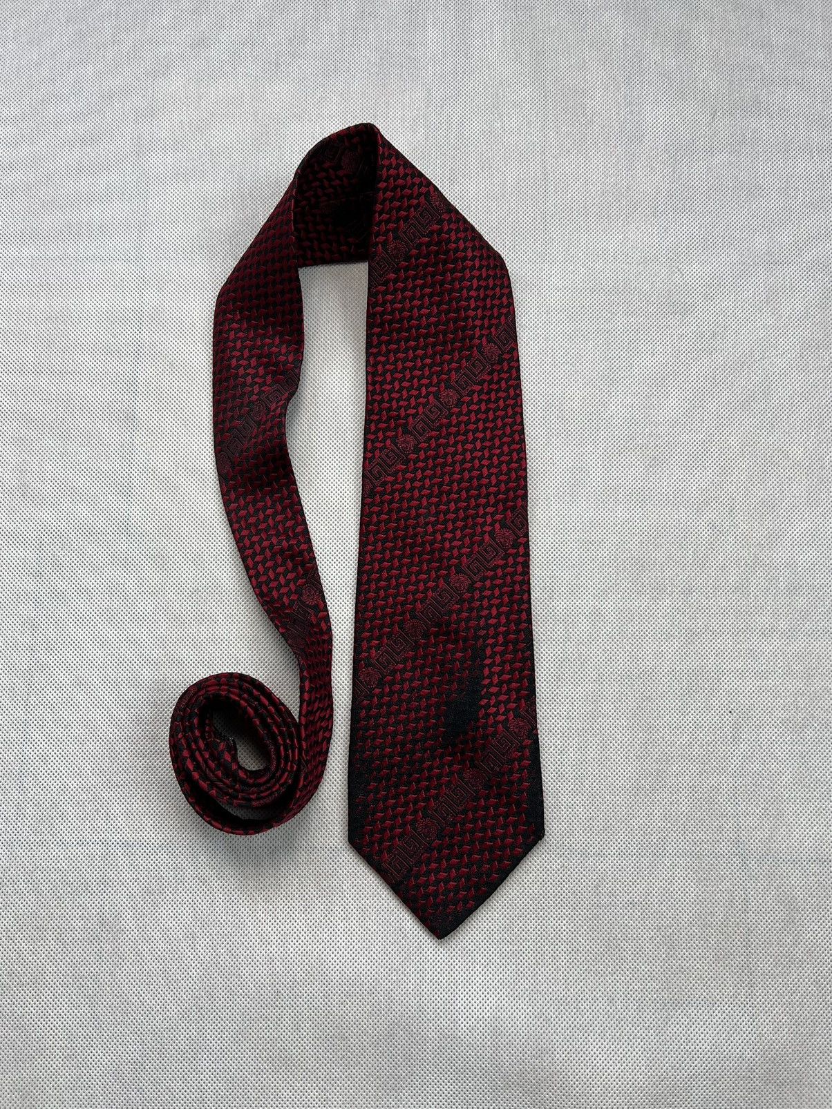 Versace × Vintage Tie Gianni Versace Multi Logo Vintage 90’s Size ONE SIZE - 1 Thumbnail
