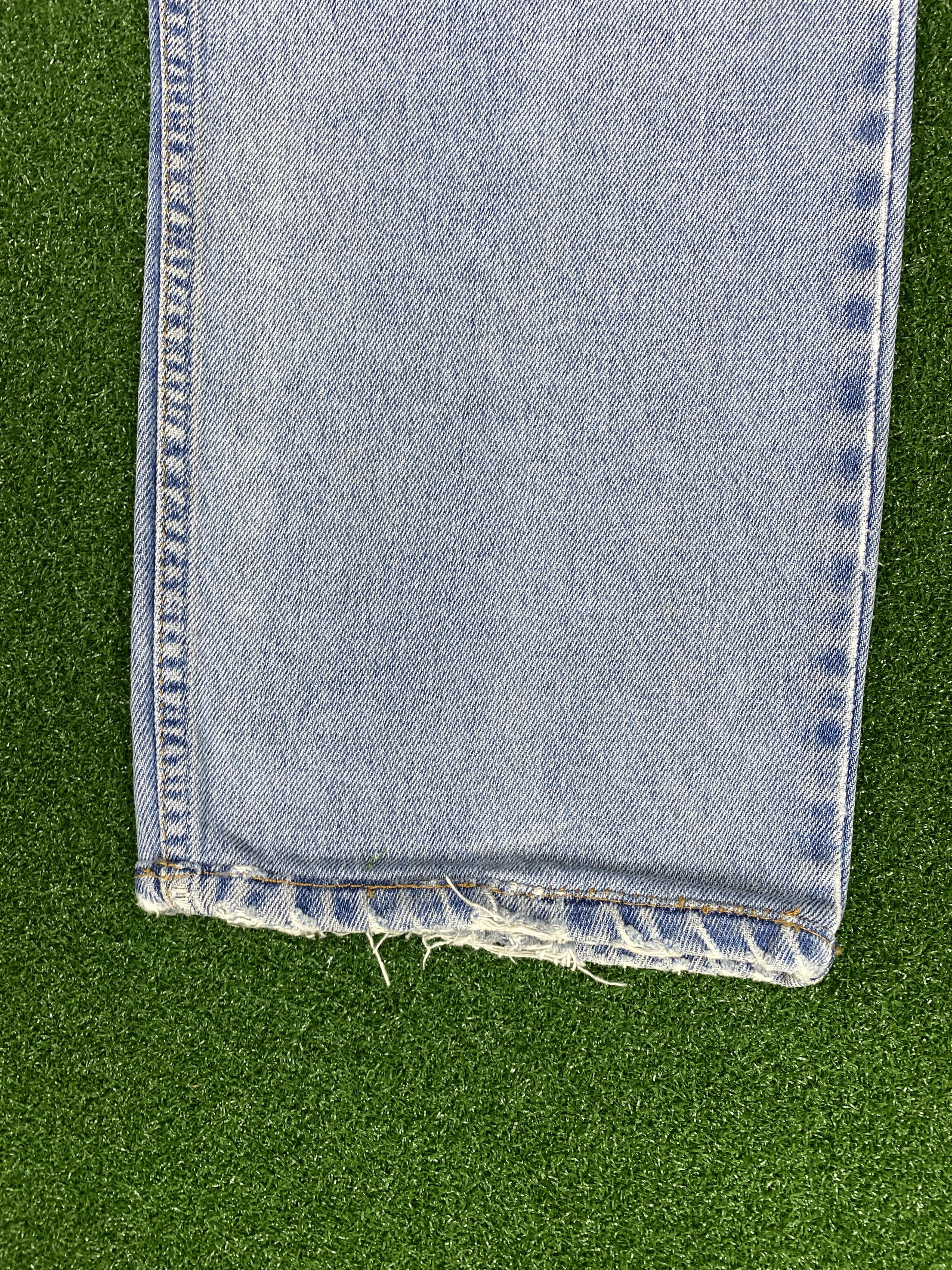 Japanese Brand Vintage Edomae Koi Pattern Sukajan Distressed Jeans CP0057 Size US 36 / EU 52 - 7 Thumbnail
