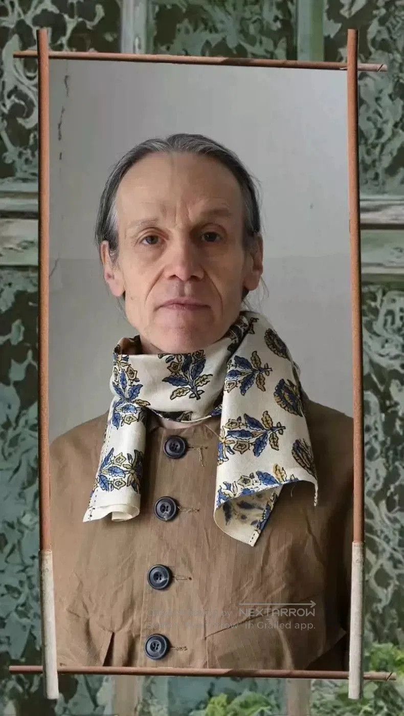 John Alexander Skelton John Alexander Skelton scarves. Size ONE SIZE - 6 Thumbnail