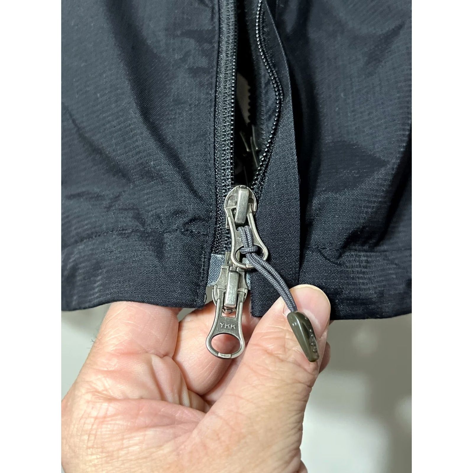 Nike ACG VINTAGE Nike ACG Jacket Womens L Black White Waterproof Shell Hiking Lightweight Size L / US 10 / IT 46 - 4 Thumbnail