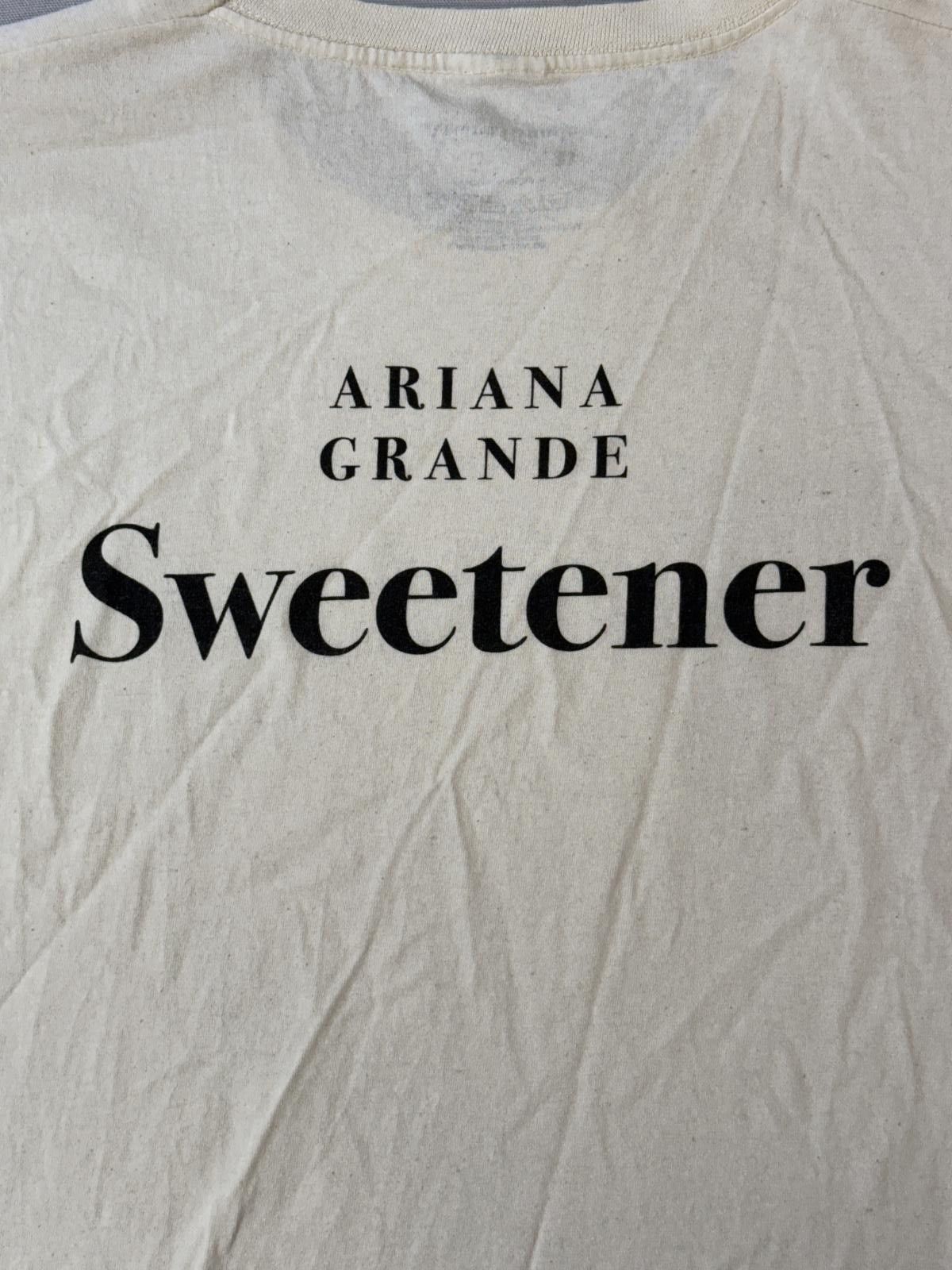 Designer Ariana Grande T-shirt Sweetener Tour Upside Down - 18 Size US L / EU 52-54 / 3 - 5 Thumbnail