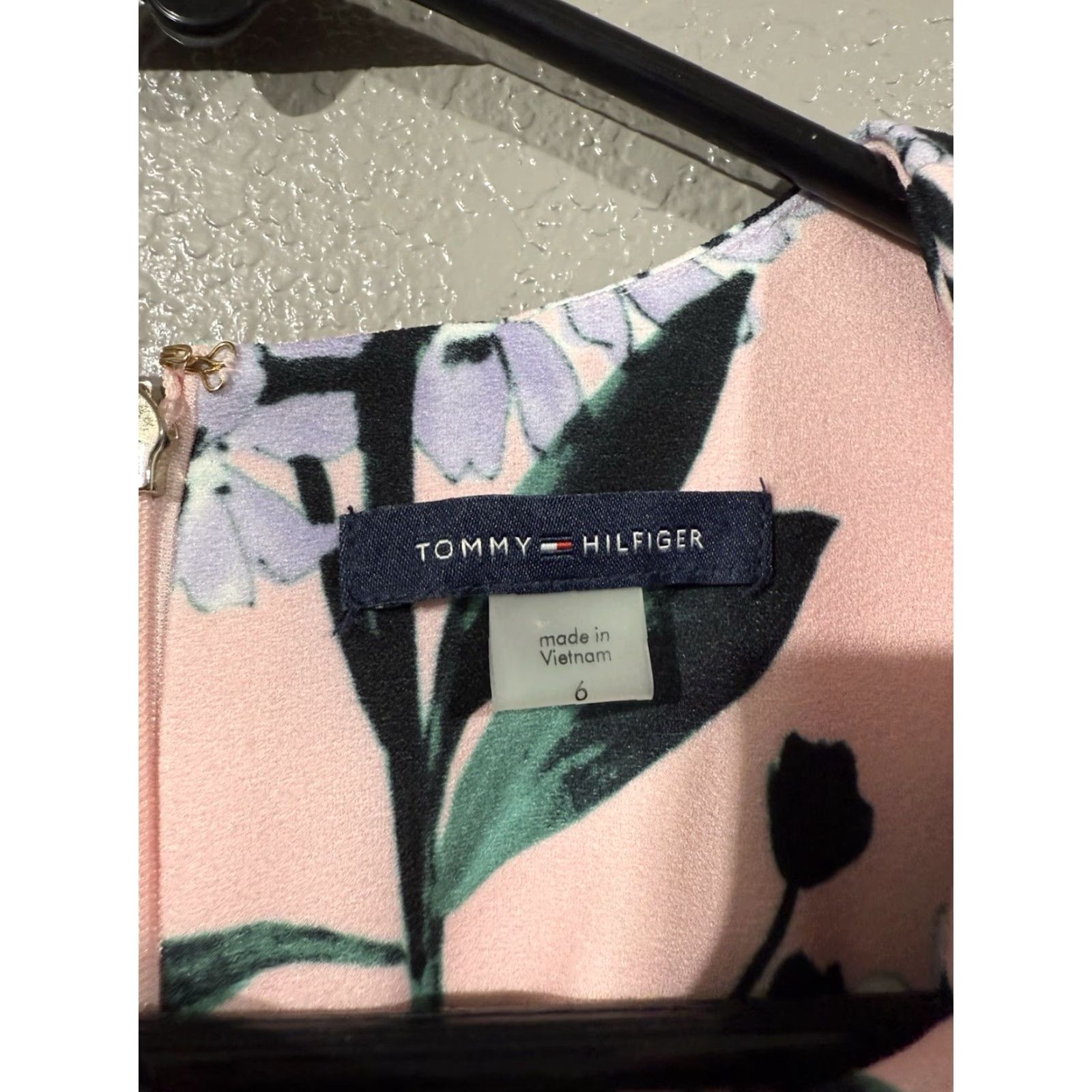 Tommy Hilfiger Tommy Hilfiger Floral Print Ruffled Dress WOMEN 6 Pink Black Knee Length Shirt? Size M / US 6-8 / IT 42-44 - 7 Thumbnail