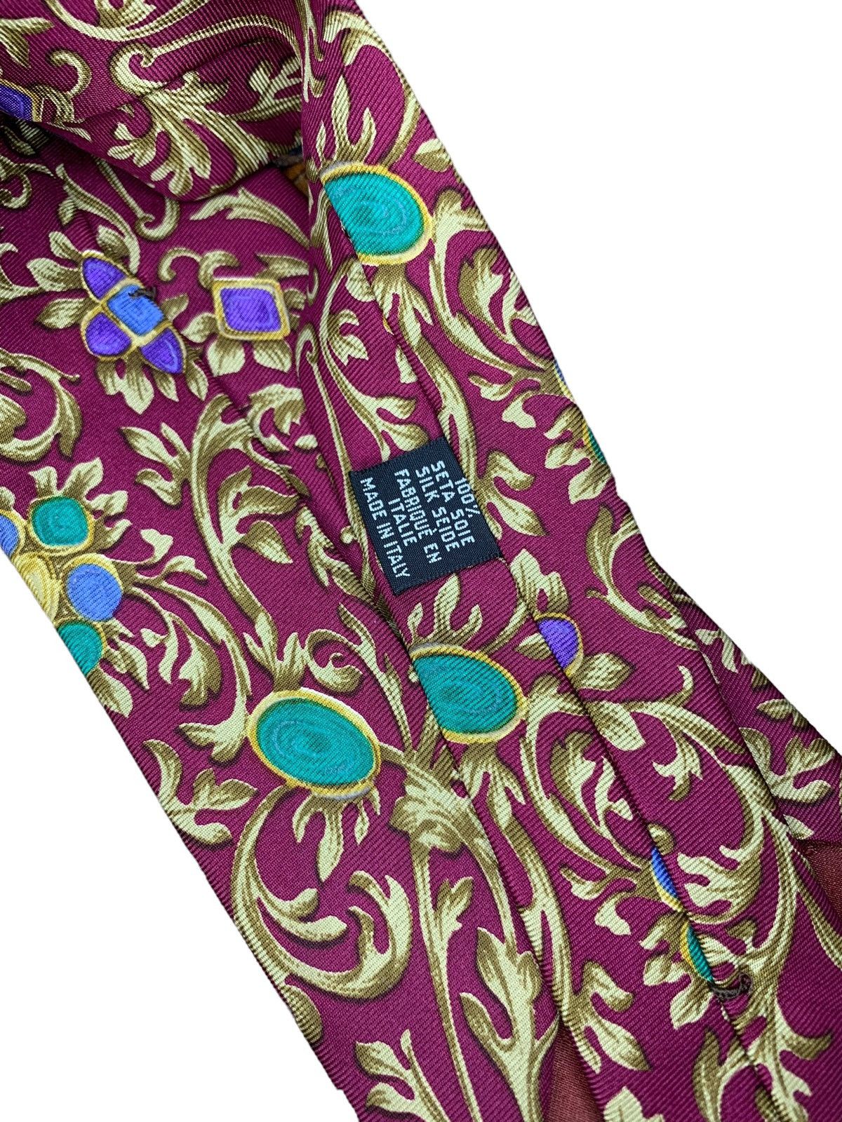 Chanel Chanel floral maroon silk neck tke Size ONE SIZE - 8 Thumbnail