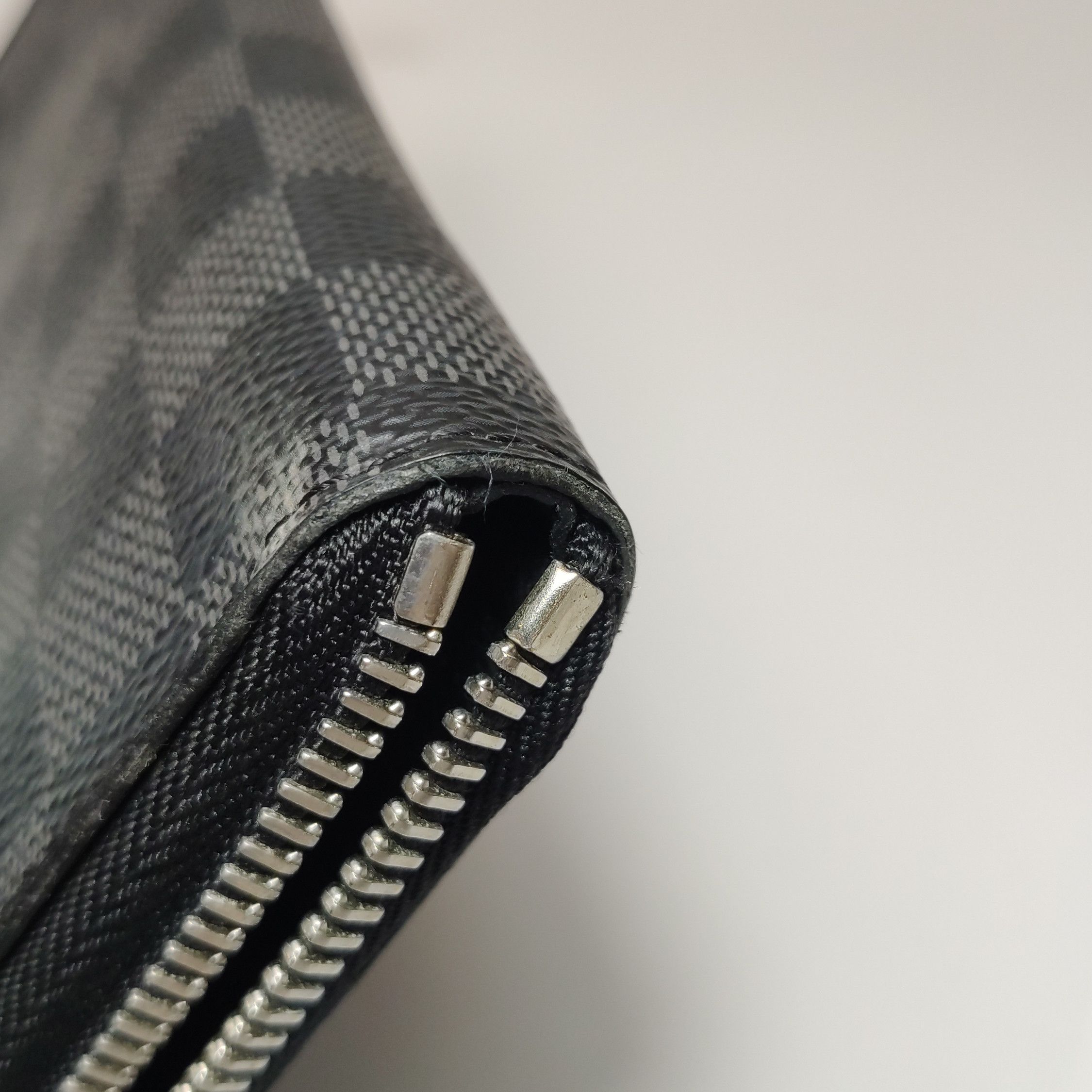 Louis Vuitton Louis Vuitton (LV) Zippy Checkerboard Zip Around Wallet -y2 Size ONE SIZE - 8 Thumbnail