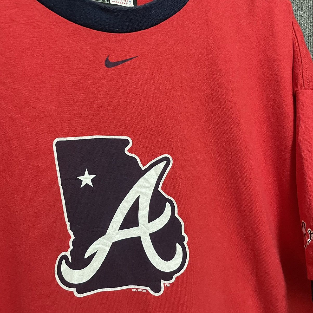 MLB × Nike × Vintage 2005 Nike Team Centre Swoosh x Atlanta Braves MLB T Shirt Size US XXL / EU 58 / 5 - 2 Thumbnail