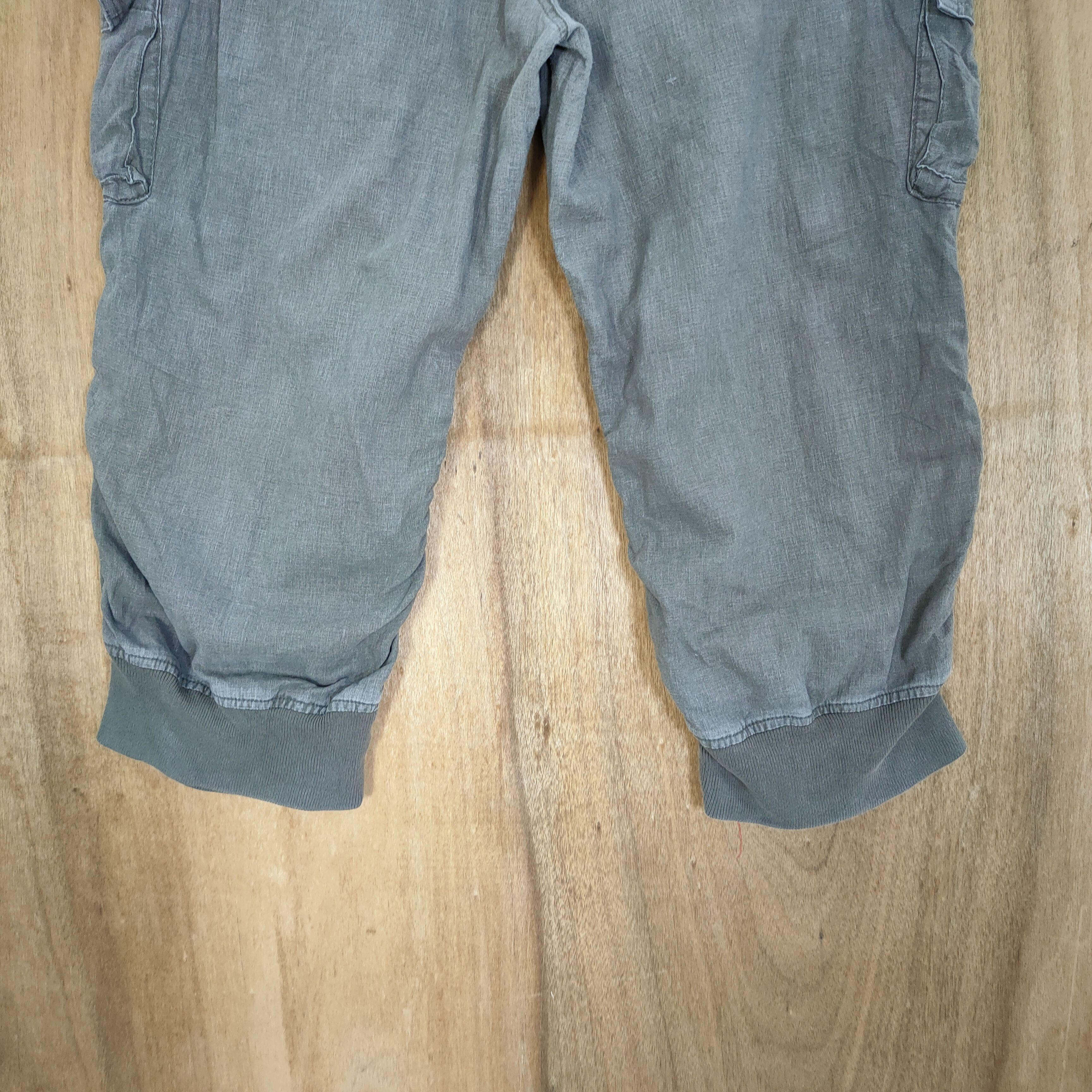 Japanese Brand DAILY SHORT MULTIPOCKET CARGO PANTS Size US 34 / EU 50 - 8 Thumbnail