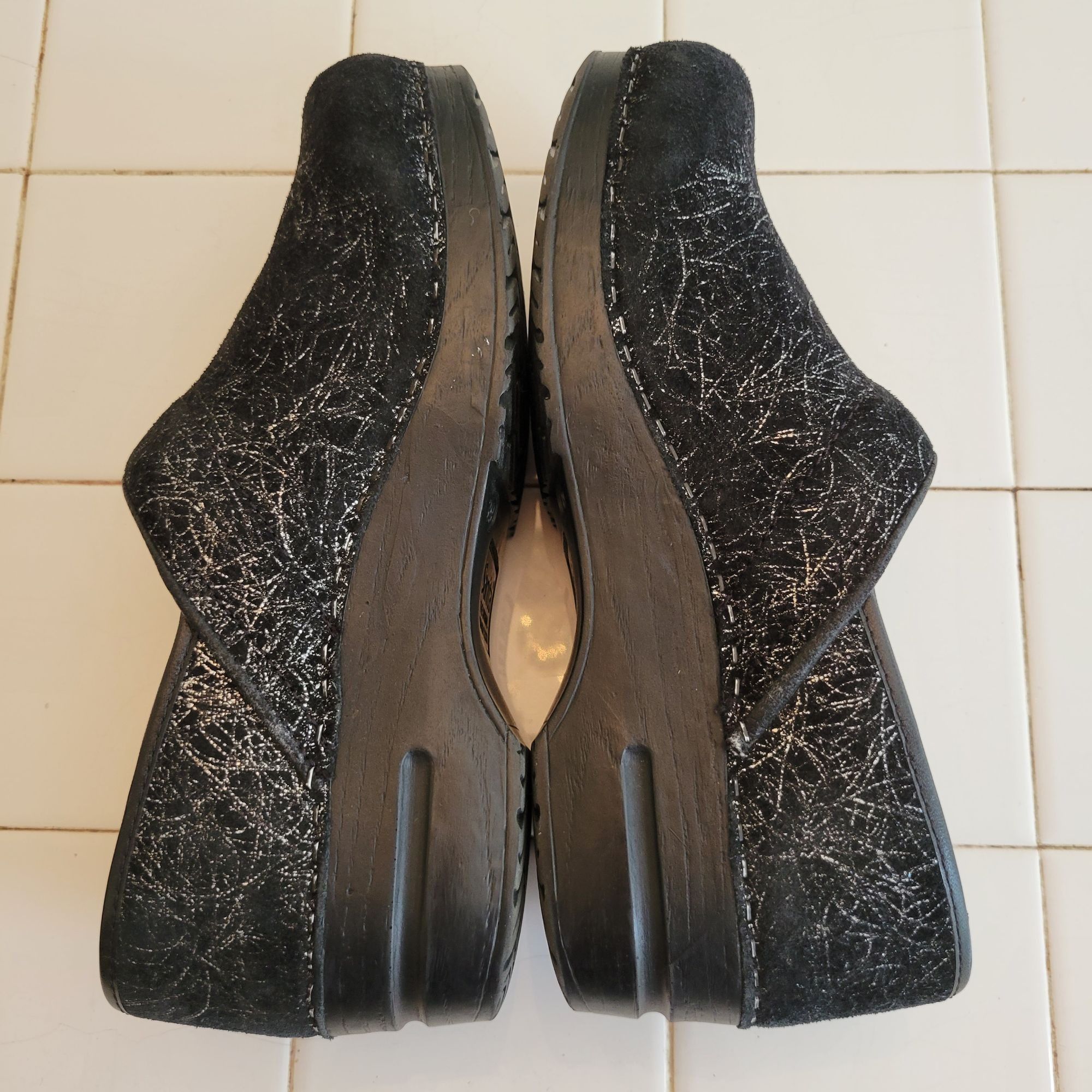 Vintage Sanita 39 Black Metallic Sparkle Danish Tinsel 8 Clogs Leath Size US 8 / IT 38 - 5 Thumbnail