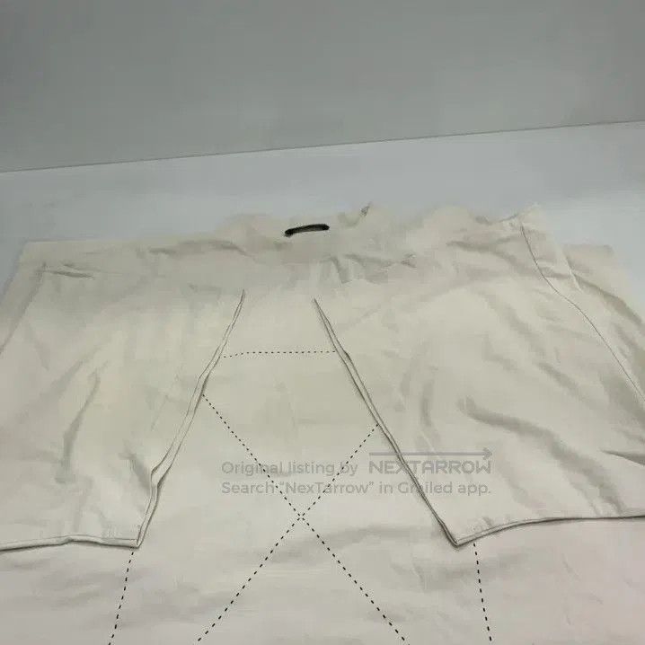 Balenciaga Balenciaga Beige Graphic Round Neck Short Sleeve T. Size US M / EU 48-50 / 2 - 6 Thumbnail