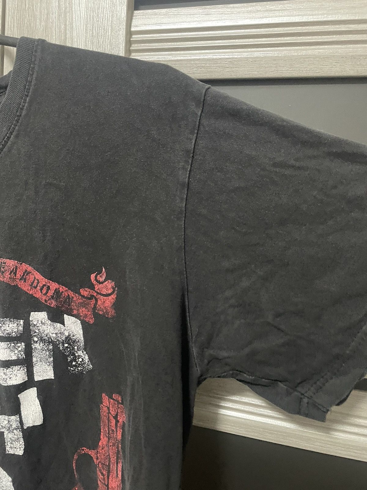 Band Tees × Vintage Vintage 2000s Green Day 21st Century Breakdown Faded T Shirt Size US XL / EU 56 / 4 - 3 Thumbnail