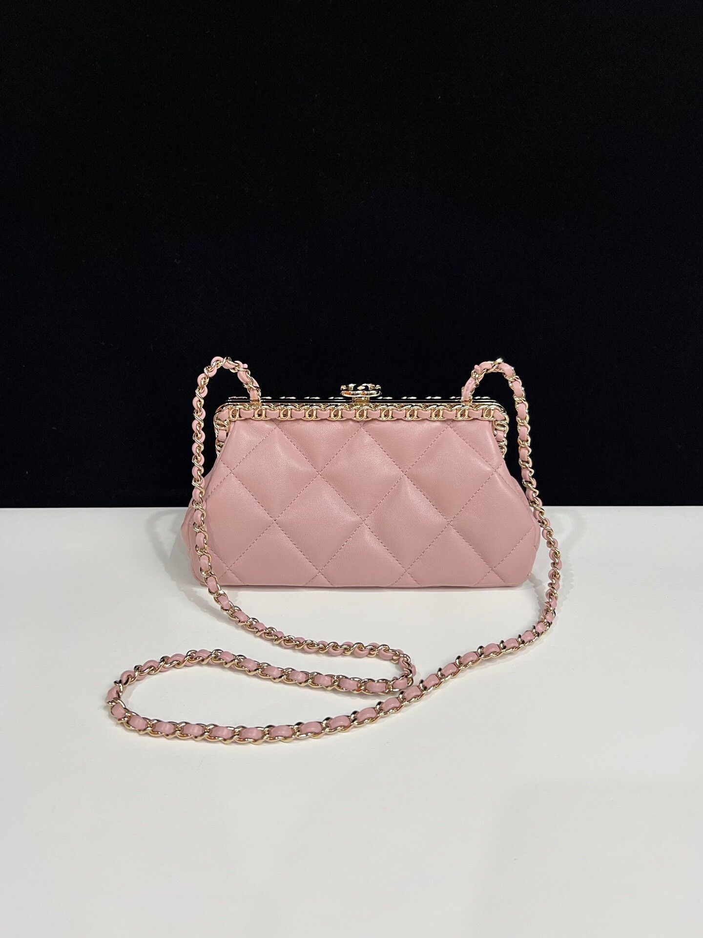 Chanel Pre-loved Bag Very good condition Size ONE SIZE - 1 Thumbnail