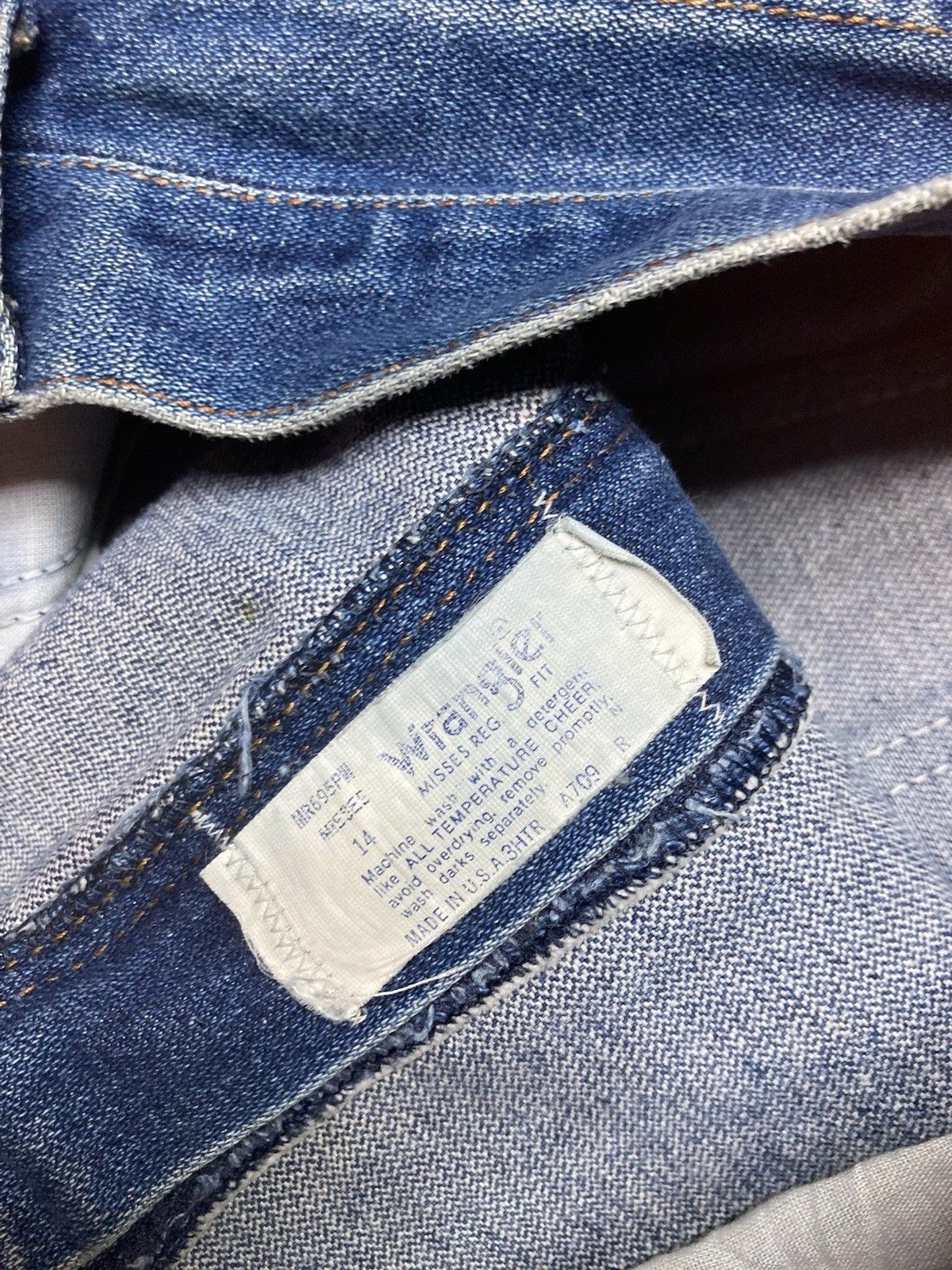 Vintage × Wrangler 70s wrangler jeans faded denim made in USA women’s 14 31x30 Size 31" - 6 Thumbnail