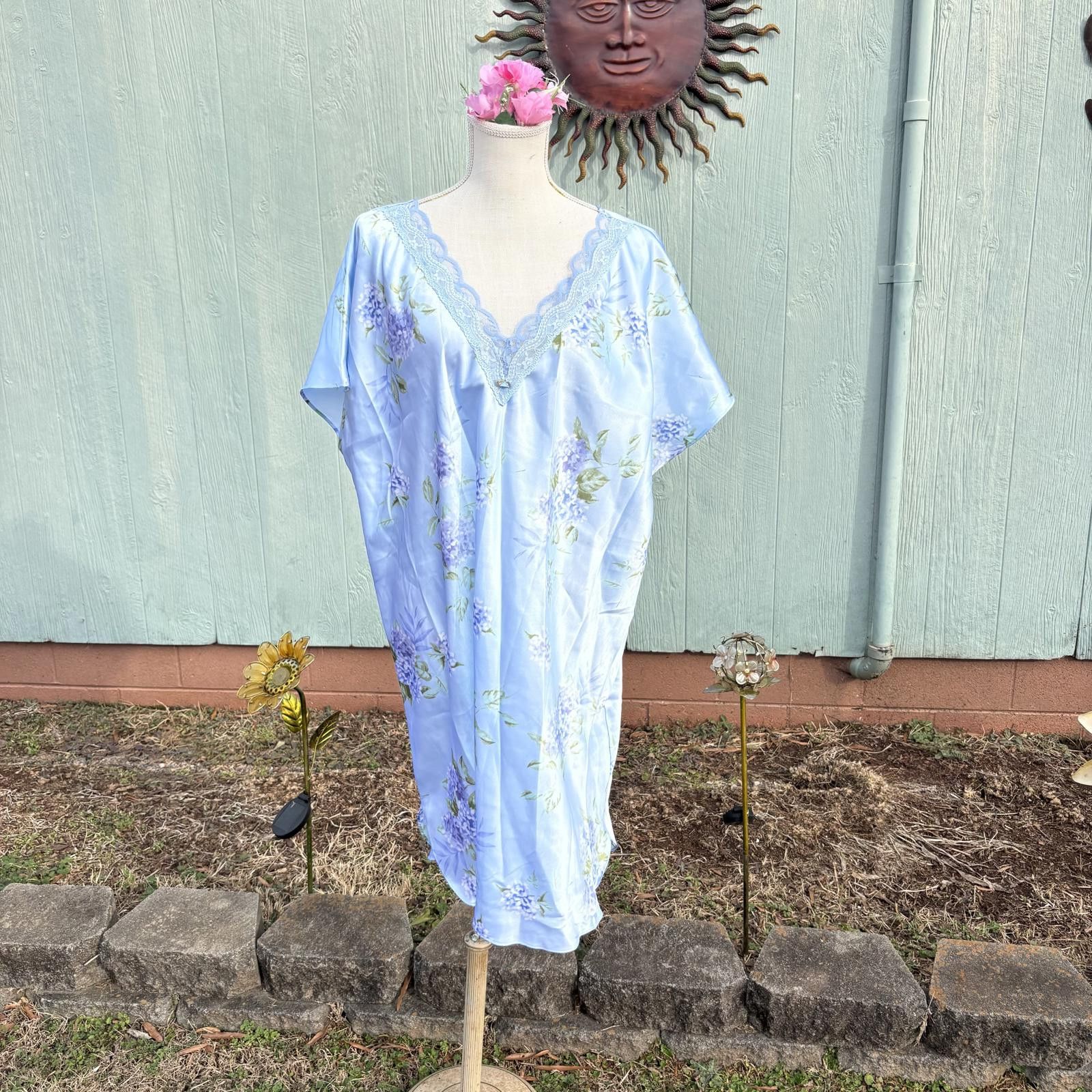 Other Vtg 90s Satin lace floral nightgown Size ONE SIZE - 1 Thumbnail