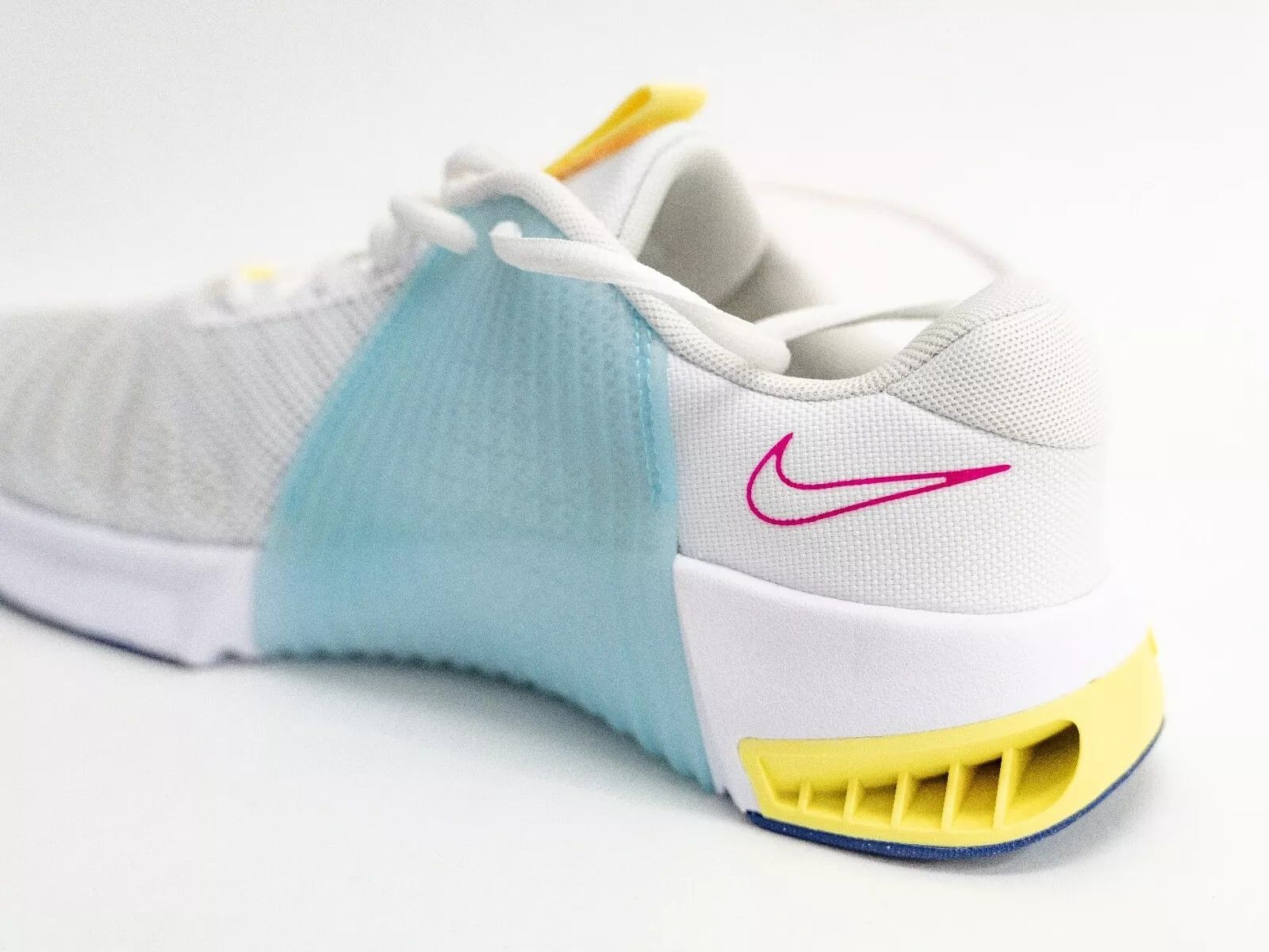 Nike Nike Metcon 9 Sneaker White Fierce Pink Royal DZ2617-102 Size US 8.5 / EU 41-42 - 9 Thumbnail