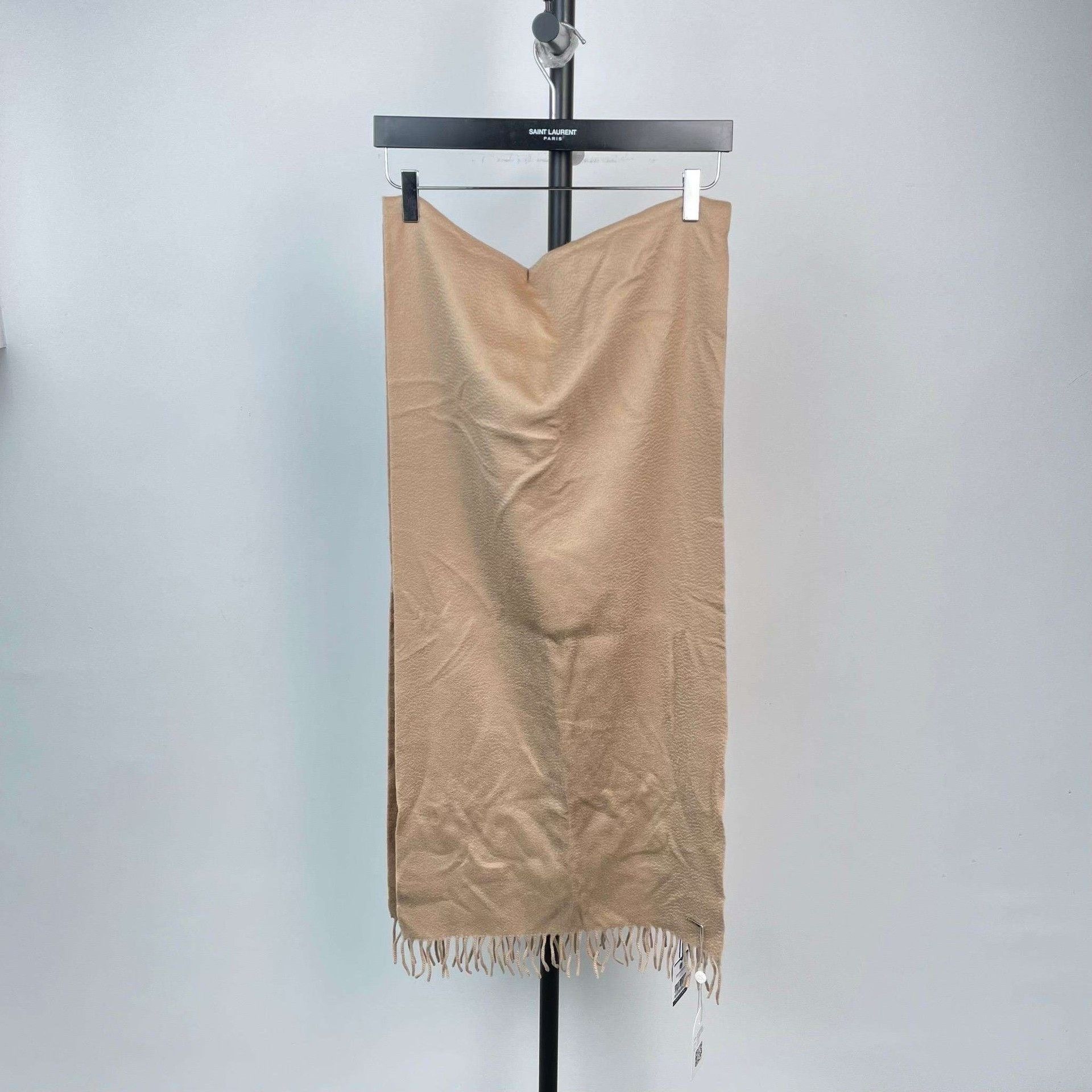 Loro Piana Loro Piana Khaki Tassel Badge Scarf Size ONE SIZE - 1 Thumbnail