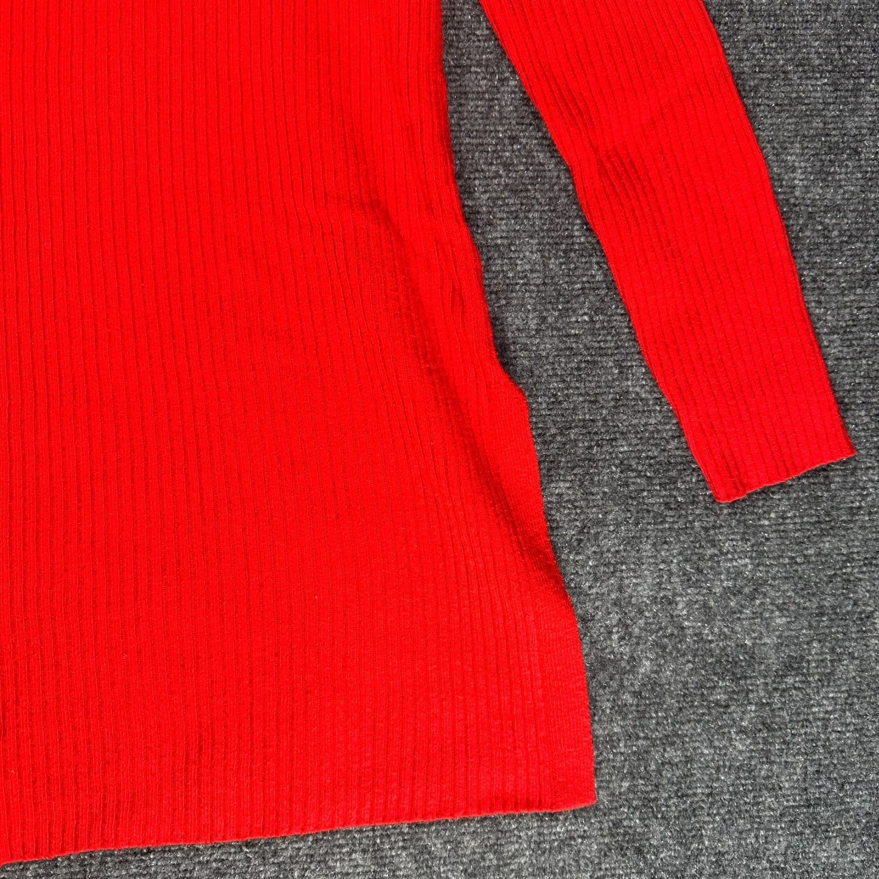 Anthropologie VINTAGE Anthropologie Ett Twa Sweater Womens Small Red Cable Knit V Neck Split Hem Size S / US 4 / IT 40 - 2 Thumbnail