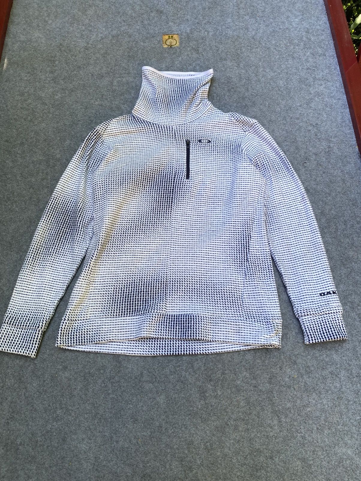 Oakley Vintage Oakley turtle neck long sleeve Size US XL / EU 56 / 4 - 20 Thumbnail
