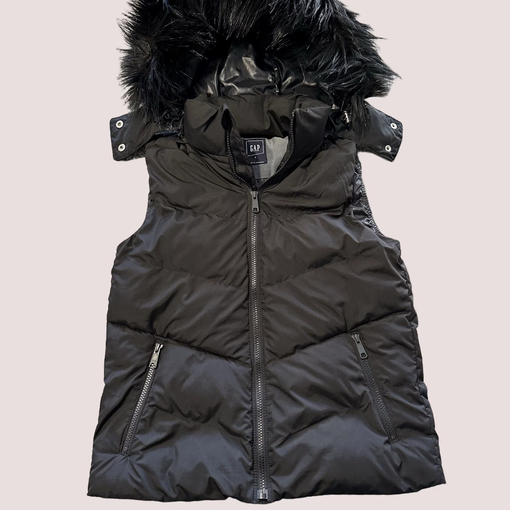 Gap Gap Vest Puffer Vest Womens S Black Primaloft Hooded Faux Fur Lined 2015 EUC Women's Vest Gap Size S / US 4 / IT 40 - 1 Thumbnail