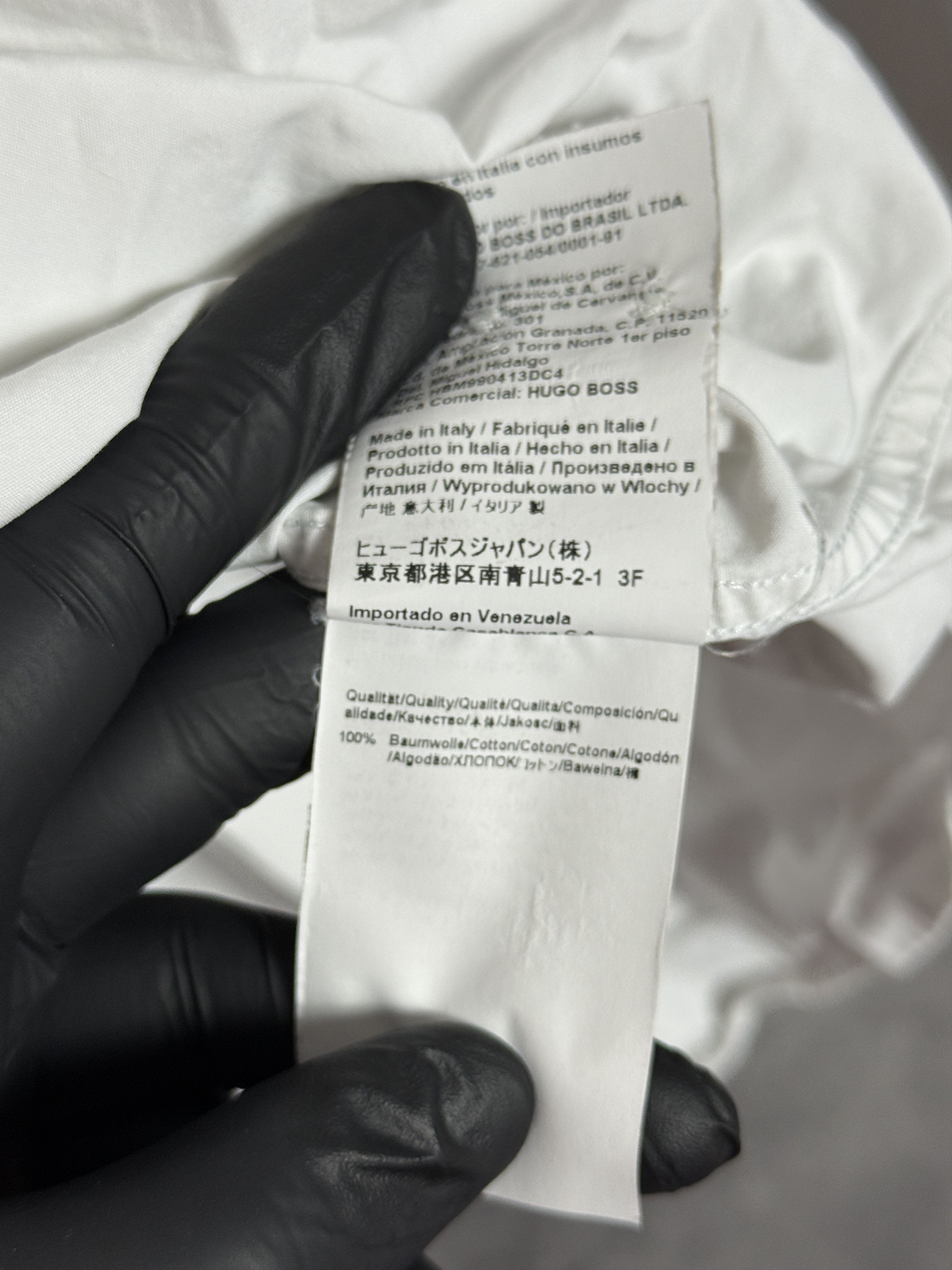 Hugo Boss Classic Hugo Boss white cotton shirt slim fit made in Italy Size US L / EU 52-54 / 3 - 9 Thumbnail