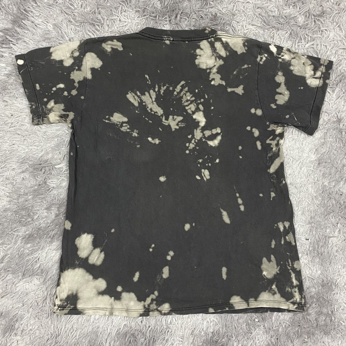 Changes × Vintage × Warner Bros Distressed vintage bugs bunny bleach tie dye Size US L / EU 52-54 / 3 - 7 Thumbnail