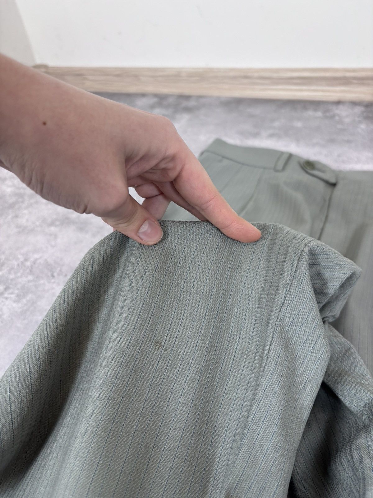 Corneliani Corneliani Men’s Vintage 2-Piece Grey Pinstripe Wool Suit Size 38R - 16 Thumbnail