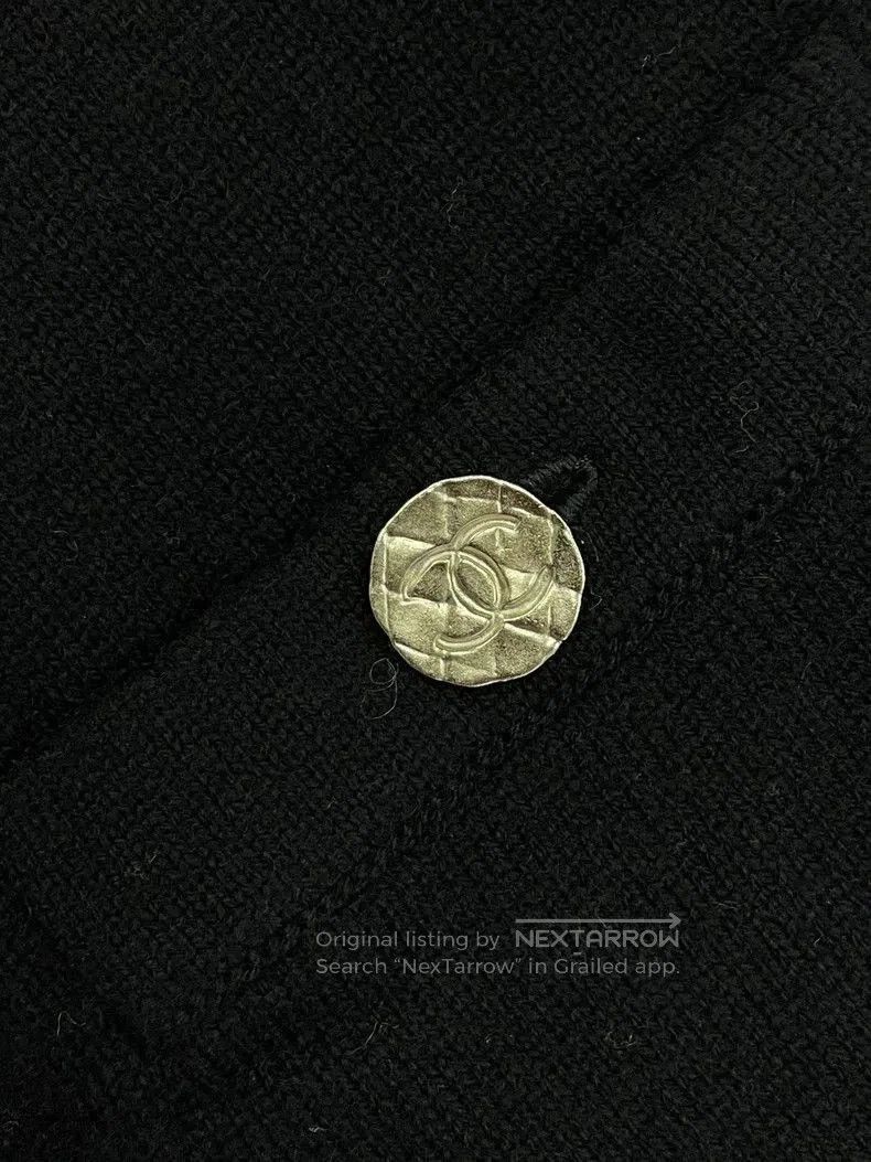 Chanel Chanel 22P Black Gold CC Cashmere Cardigan. Size US XS / EU 42 / 0 - 3 Thumbnail