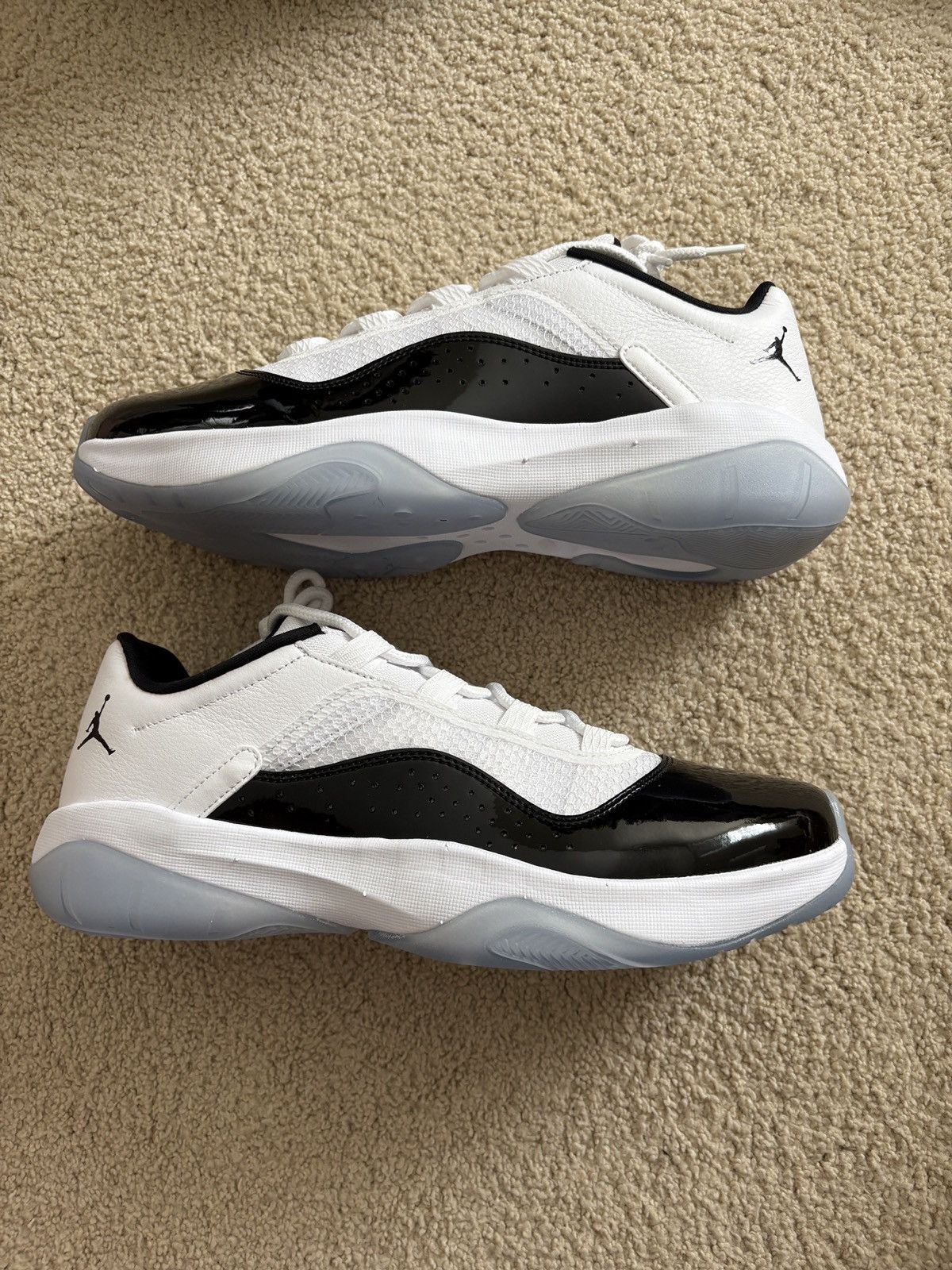 Jordan Brand Air Jordan 11 CMFT Low white/black Size US 10.5 / EU 43-44 - 2 Thumbnail