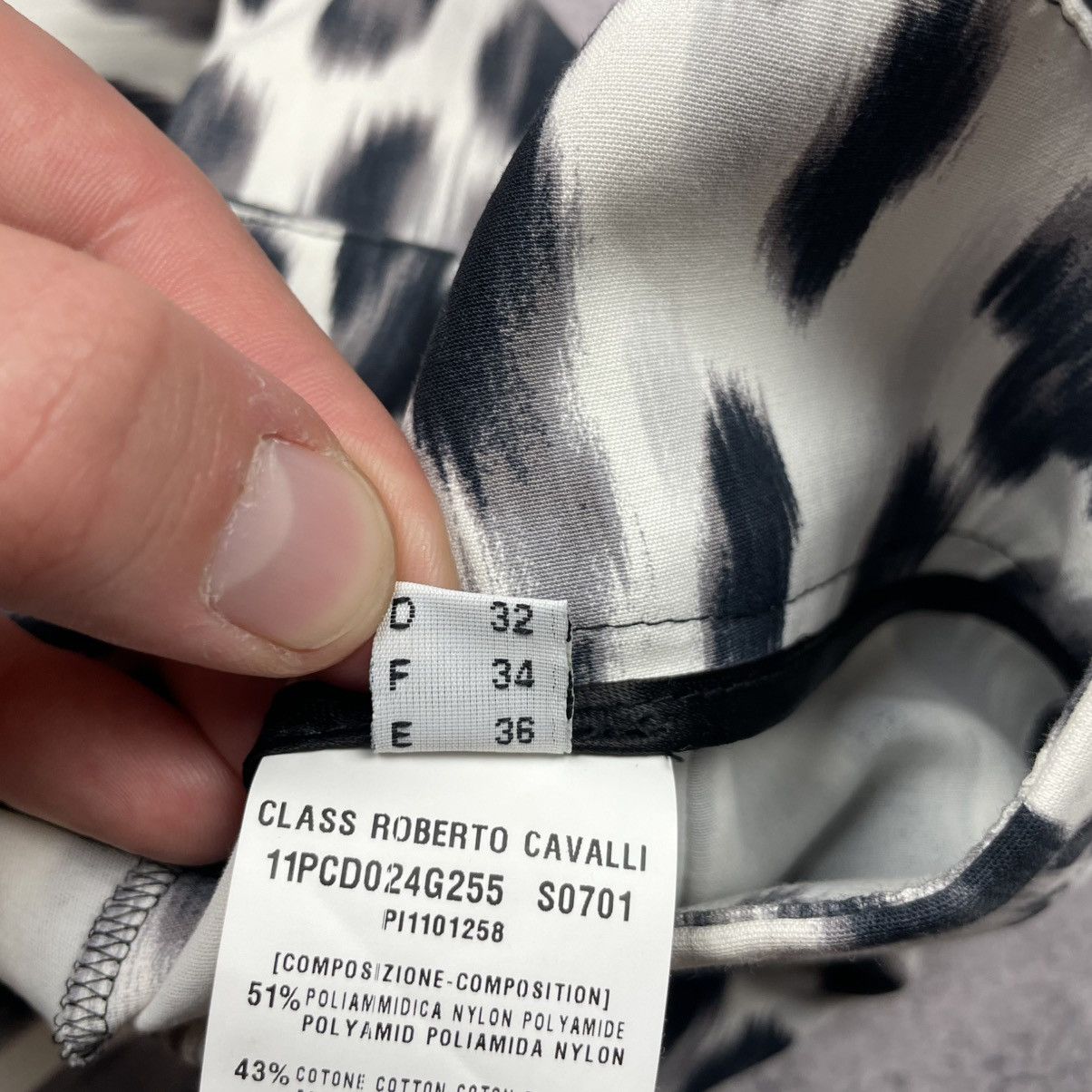 Roberto Cavalli Class Roberto Cavalli Skirt White Leopard Print Luxury Size 26" / US 2 / IT 38 - 8 Thumbnail