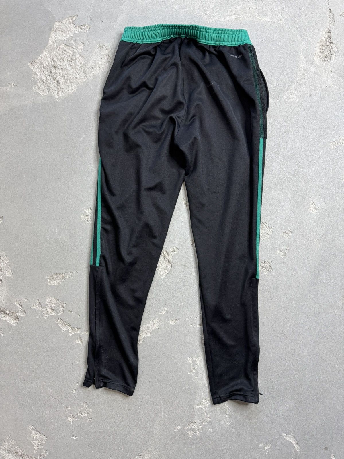 Adidas Soccer joggers adidas Celtic size L Size US 34 / EU 50 - 2 Thumbnail