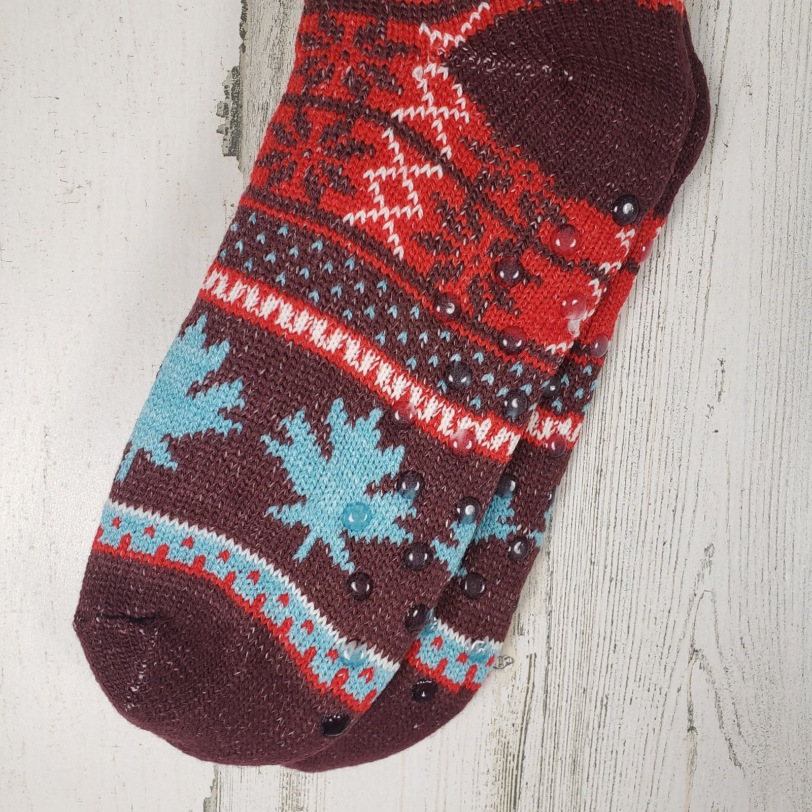 Other NWT Sherpa Lined Knit Snowflake Leaf No-Slip Slipper Socks Size ONE SIZE - 2 Thumbnail
