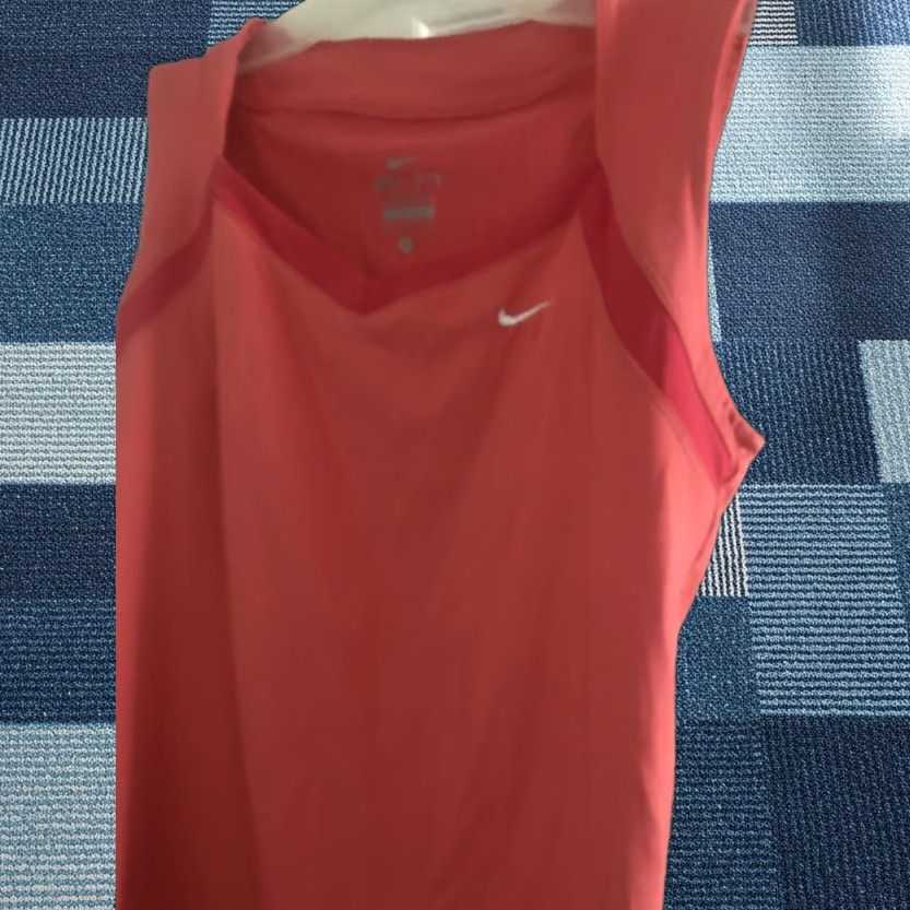 Nike Nike Women’s Tank Top Sleeveless Dri-Fit S Pink Small Athletic Regular Size S Size S / US 4 / IT 40 - 1 Thumbnail