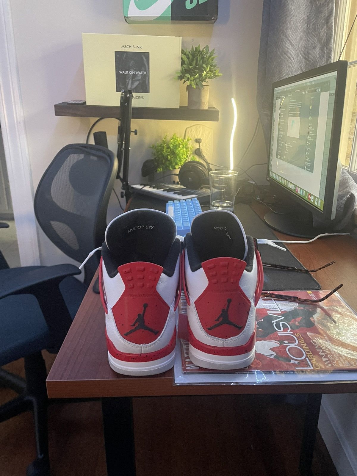 Jordan Brand × Nike ⭐️ JORDAN 4 RED CEMENT ⭐️ new Size US 9 / EU 42 - 5 Thumbnail