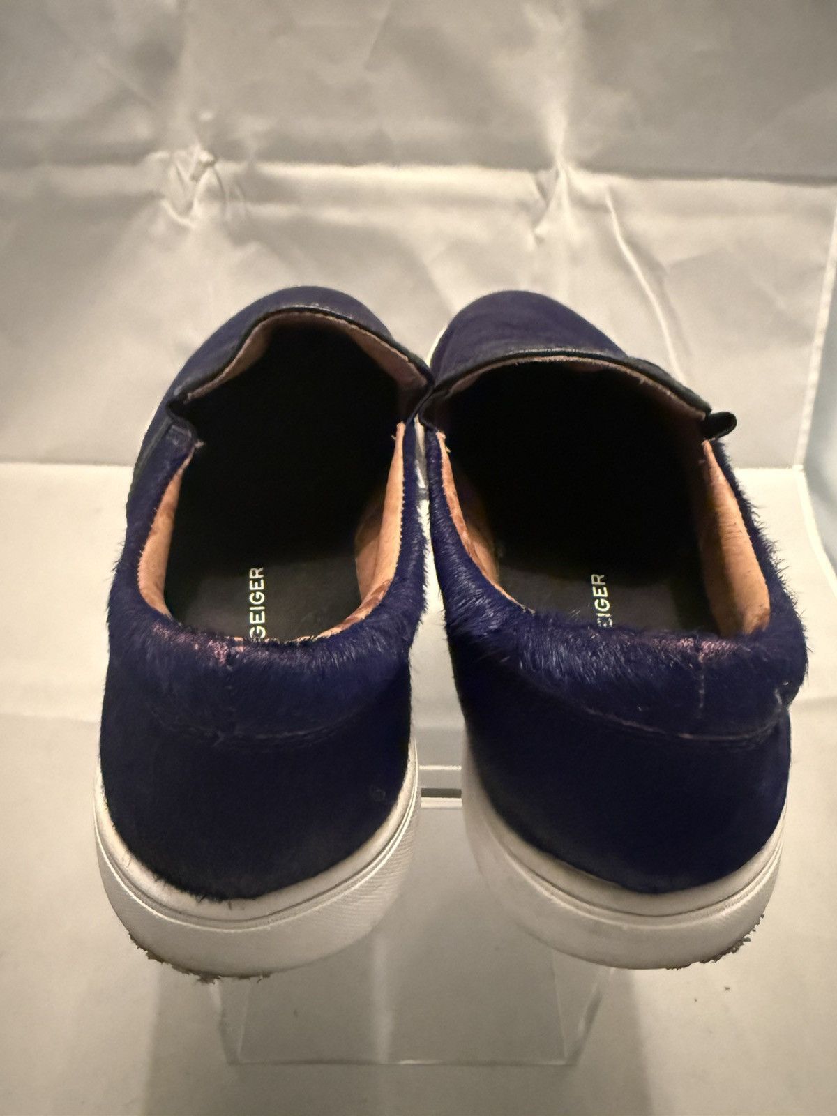 Kurt Geiger Kurt Geiger London Navy Blue Calf Hair slip-on Sneaker sz8 Size US 8 / EU 41 - 9 Thumbnail