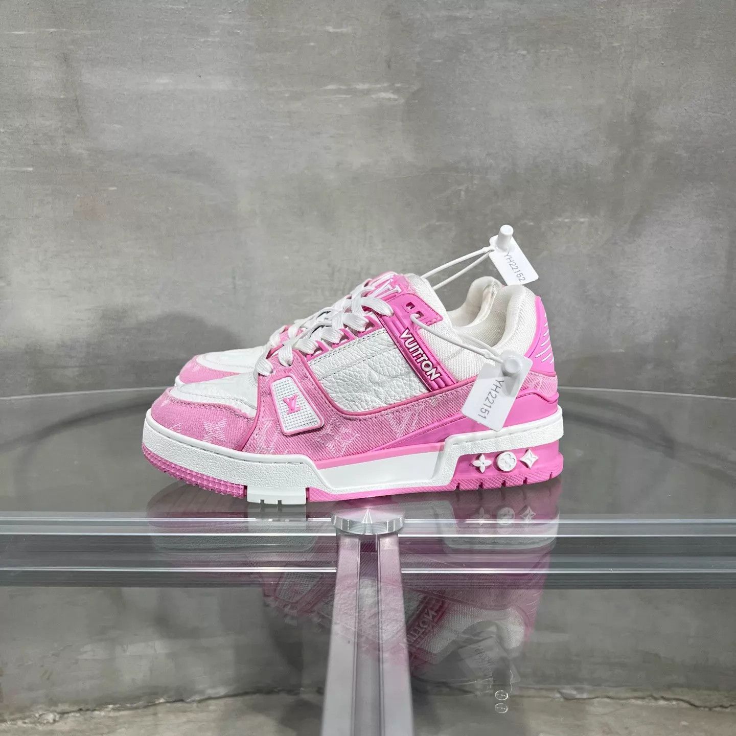 Louis Vuitton LV Trainer pink and white denim 35.5 Size US 5 / IT 35 - 3 Thumbnail