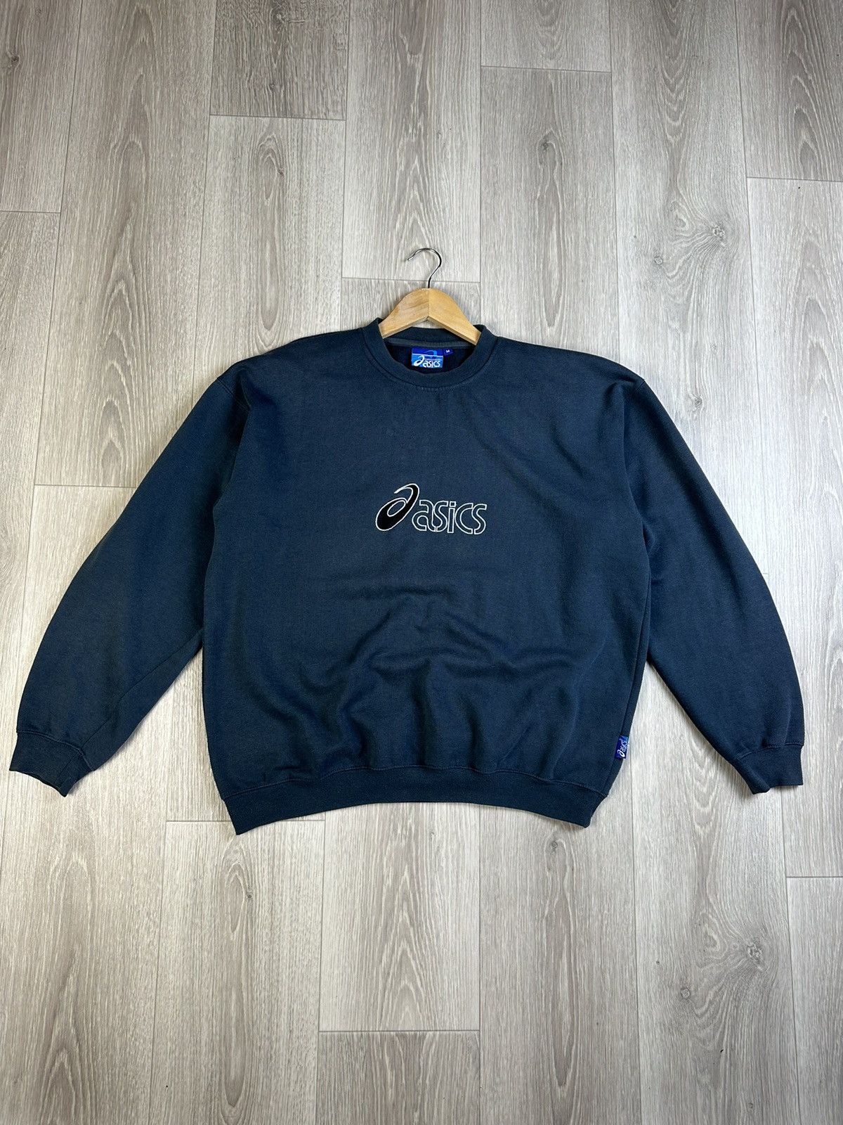 Asics Vintage Asics Sweatshirt Central Logo Y2K Size US M / EU 48-50 / 2 - 3 Thumbnail