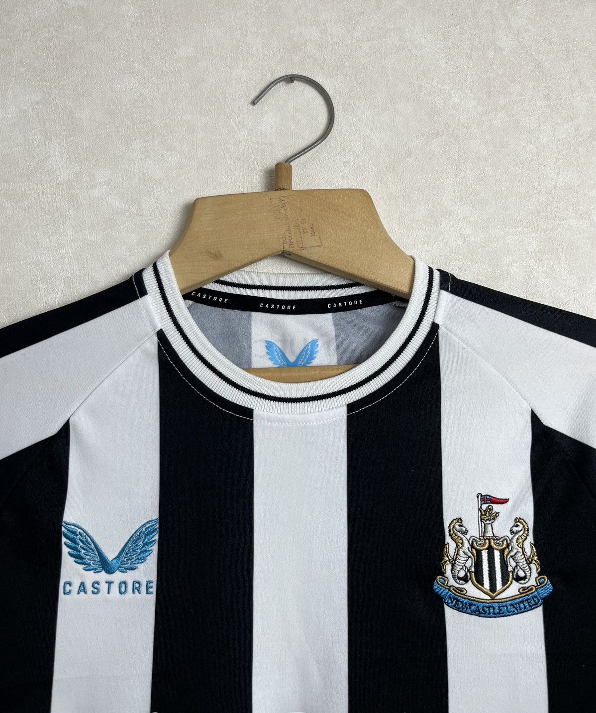 Castore Newcastle United 2023/2024 Home Football Jesrsey Size US S / EU 44-46 / 1 - 3 Thumbnail