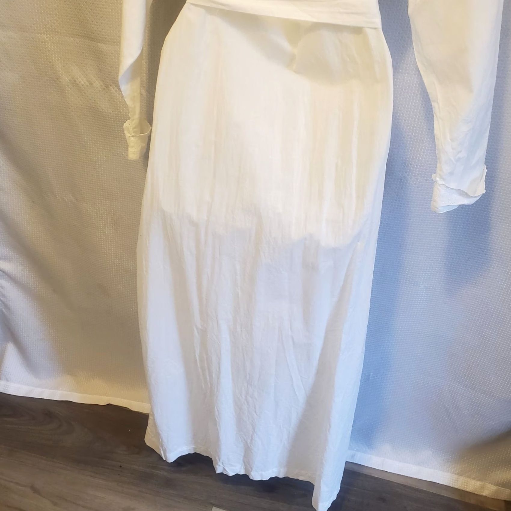 Victoria's Secret VINTAGE Victoria's Secret Robe Lace 70s White Victorian Cottage OSFM Mini/Minimalist 50" Shoulder to Hem Womens Size ONE SIZE - 7 Thumbnail