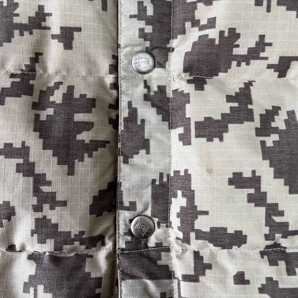 Stussy 90s Stussy digi camo puffer jacket Size US L / EU 52-54 / 3 - 5 Thumbnail