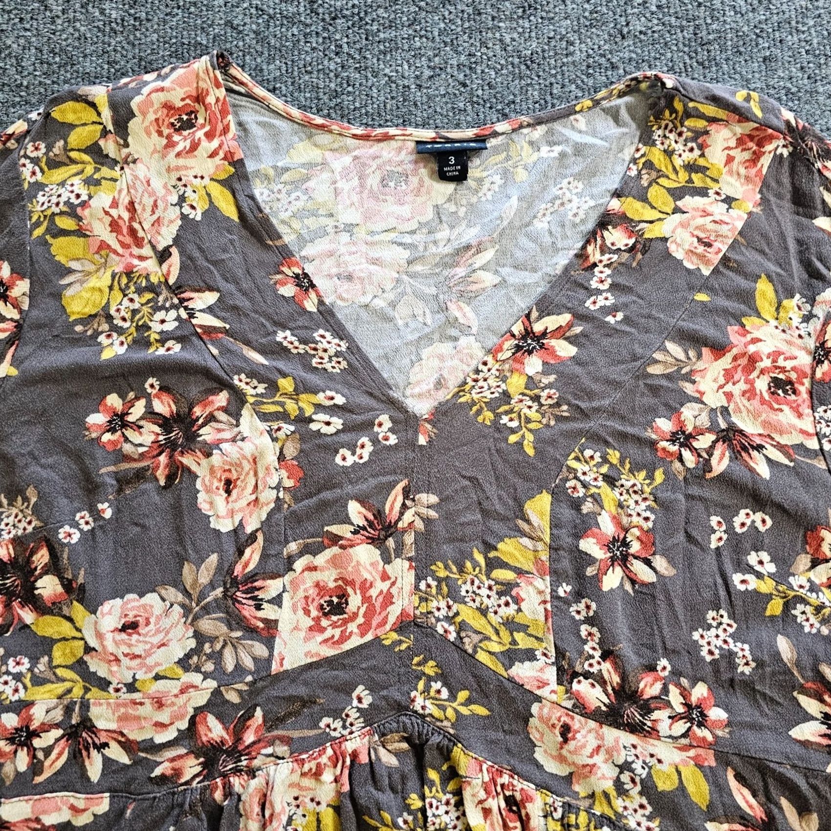 Torrid Torrid Top Womens 3X Gray Pink Floral V Neck Peplum Long Sleeve Blouse Career Casual Shirt Womens Size XXL / US 16-18 / IT 52-54 - 2 Thumbnail