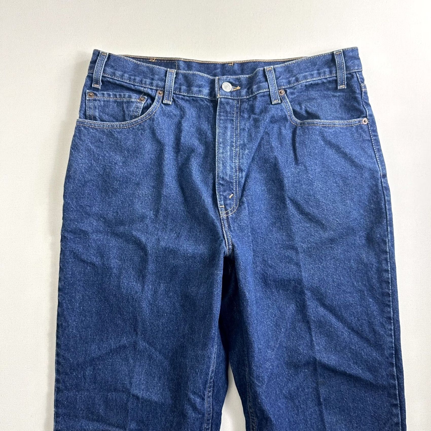 Levi's VINTAGE Levi's Jeans Mens 36x30 Blue Relaxed Straight Leg Med Wash 2001 Size US 36 / EU 52 - 3 Thumbnail