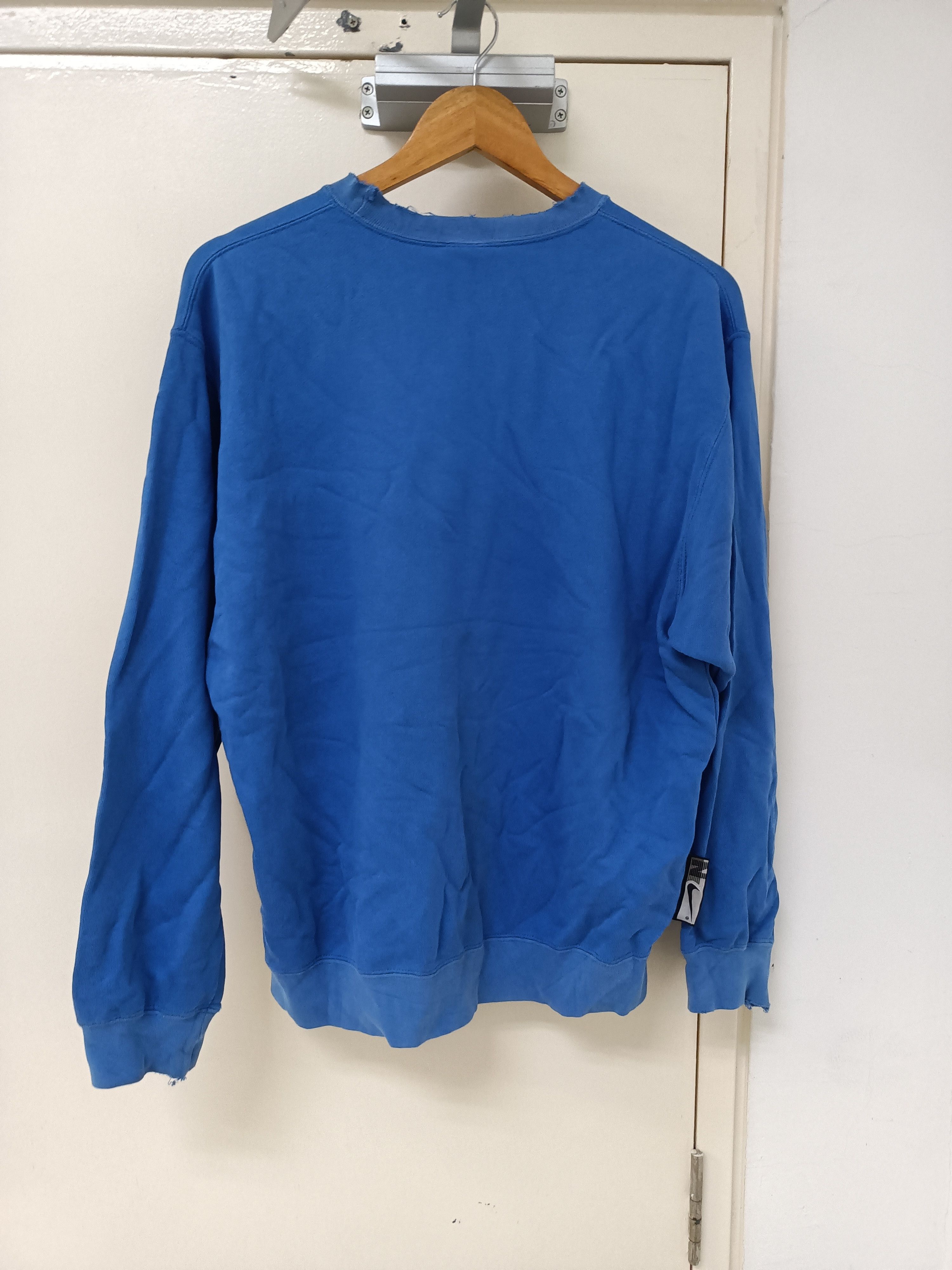 Nike Distressed sweatshirt nike vintage (embridered) Size US L / EU 52-54 / 3 - 5 Thumbnail
